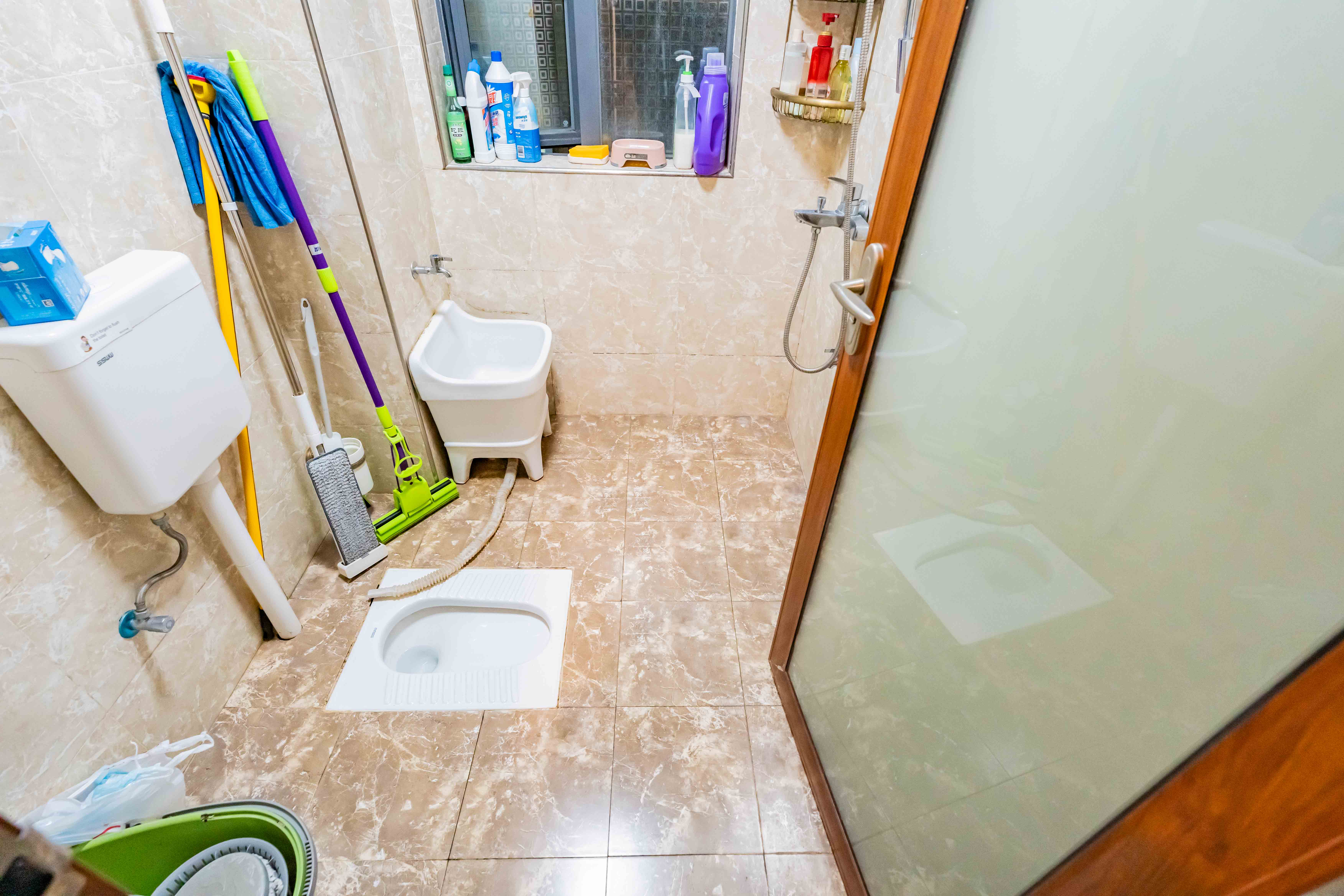 悦湖山  5室2厅2卫    100.0万 悦湖山  5室2厅2卫    100.0万卫生间