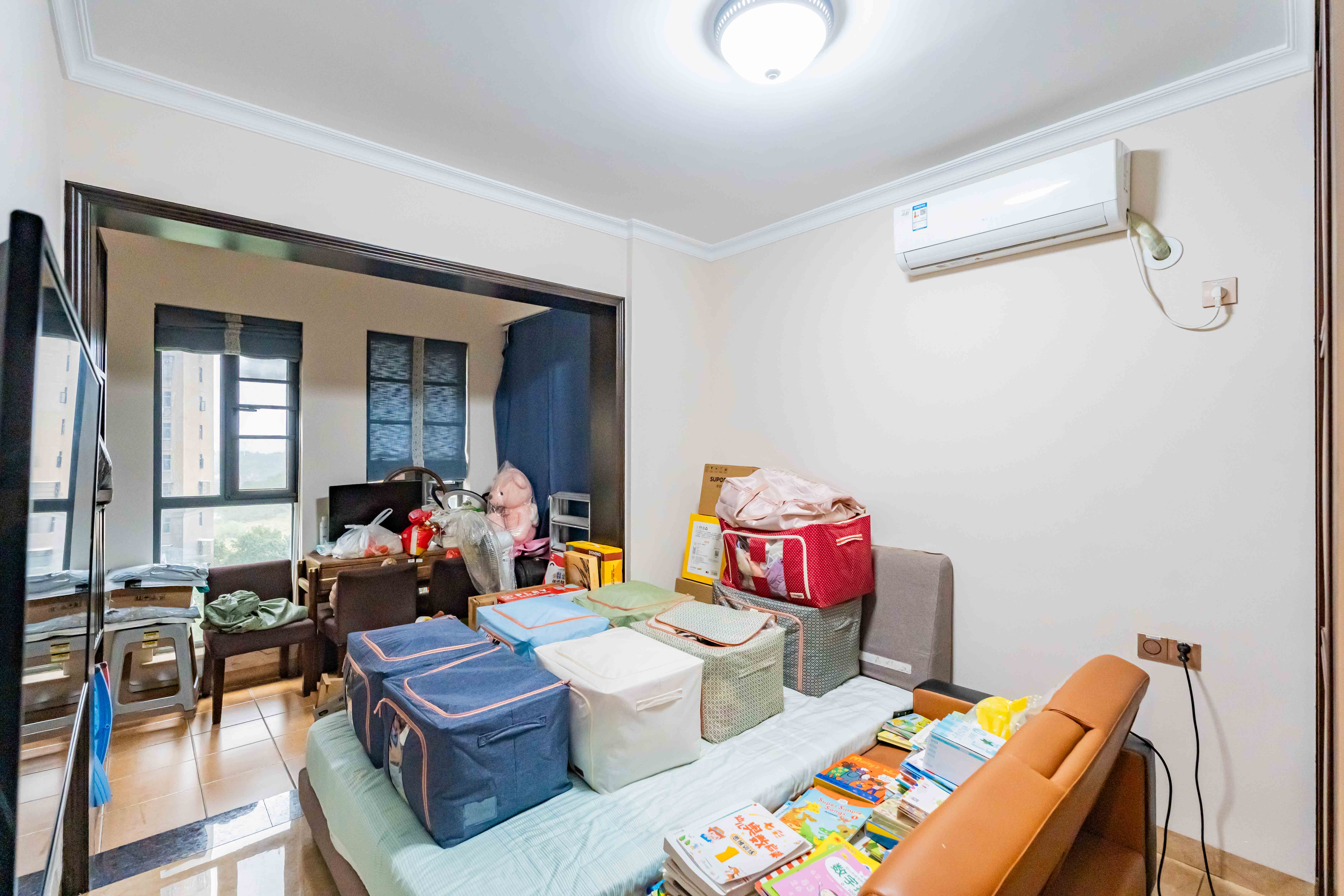 悦湖山  5室2厅2卫    100.0万 悦湖山  5室2厅2卫    100.0万卧室