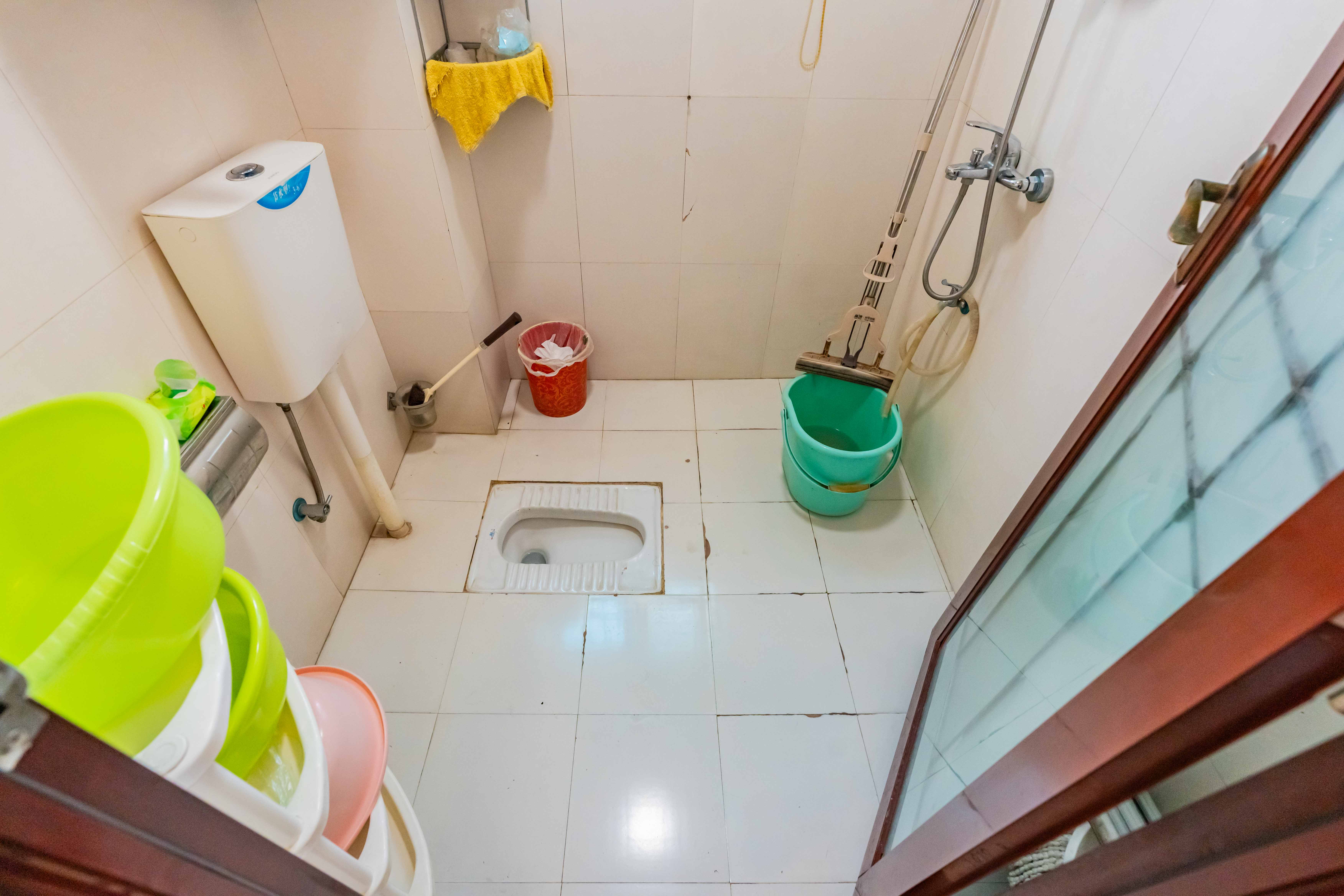 四季美景三期(四季美景水木轩)  3室2厅2卫    82.0万 四季美景三期(四季美景水木轩)  3室2厅2卫    82.0万卫生间