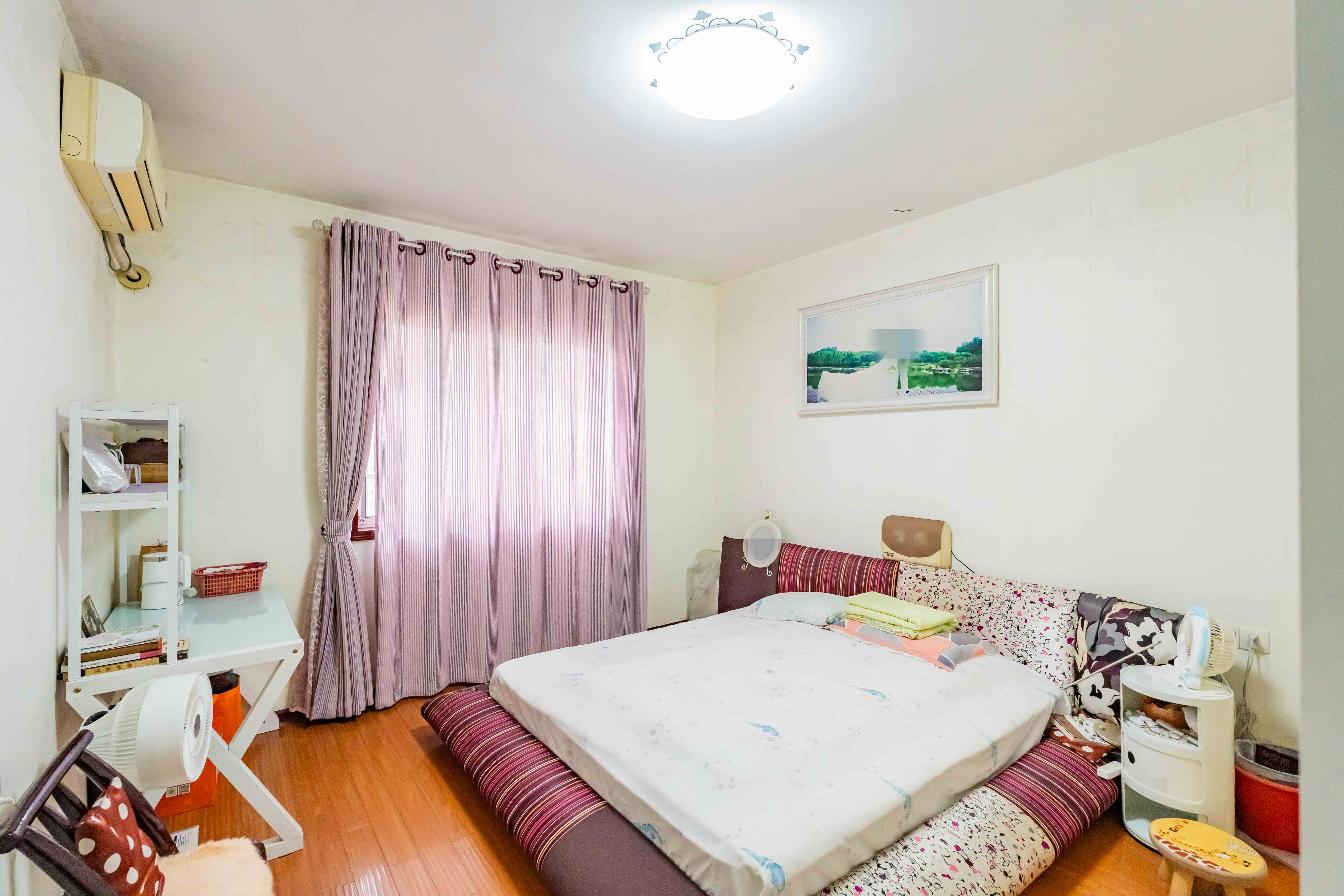 四季美景三期(四季美景水木轩)  3室2厅2卫    82.0万 四季美景三期(四季美景水木轩)  3室2厅2卫    82.0万卧室