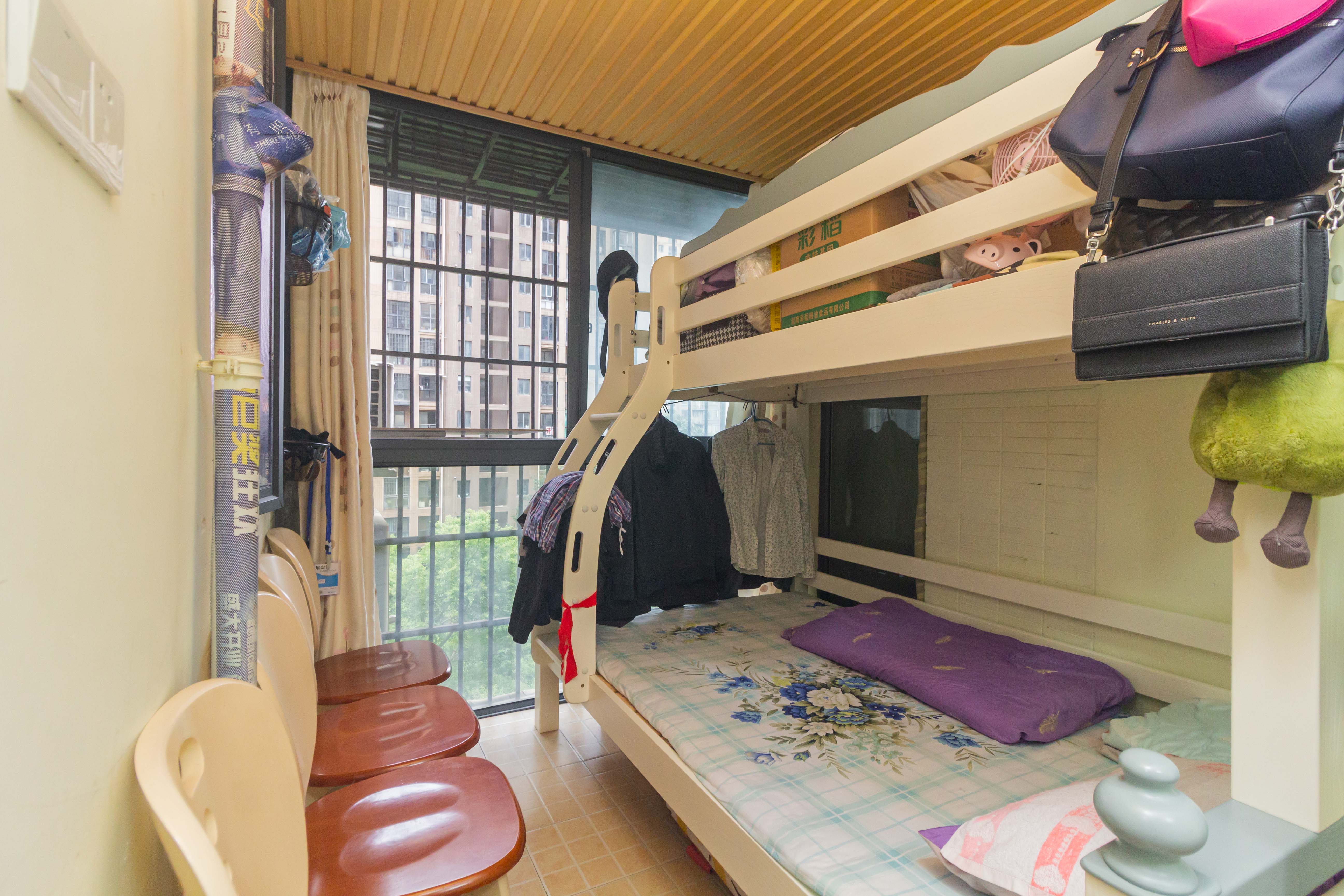 辉煌国际城一期  2室2厅1卫   80.00万卧室
