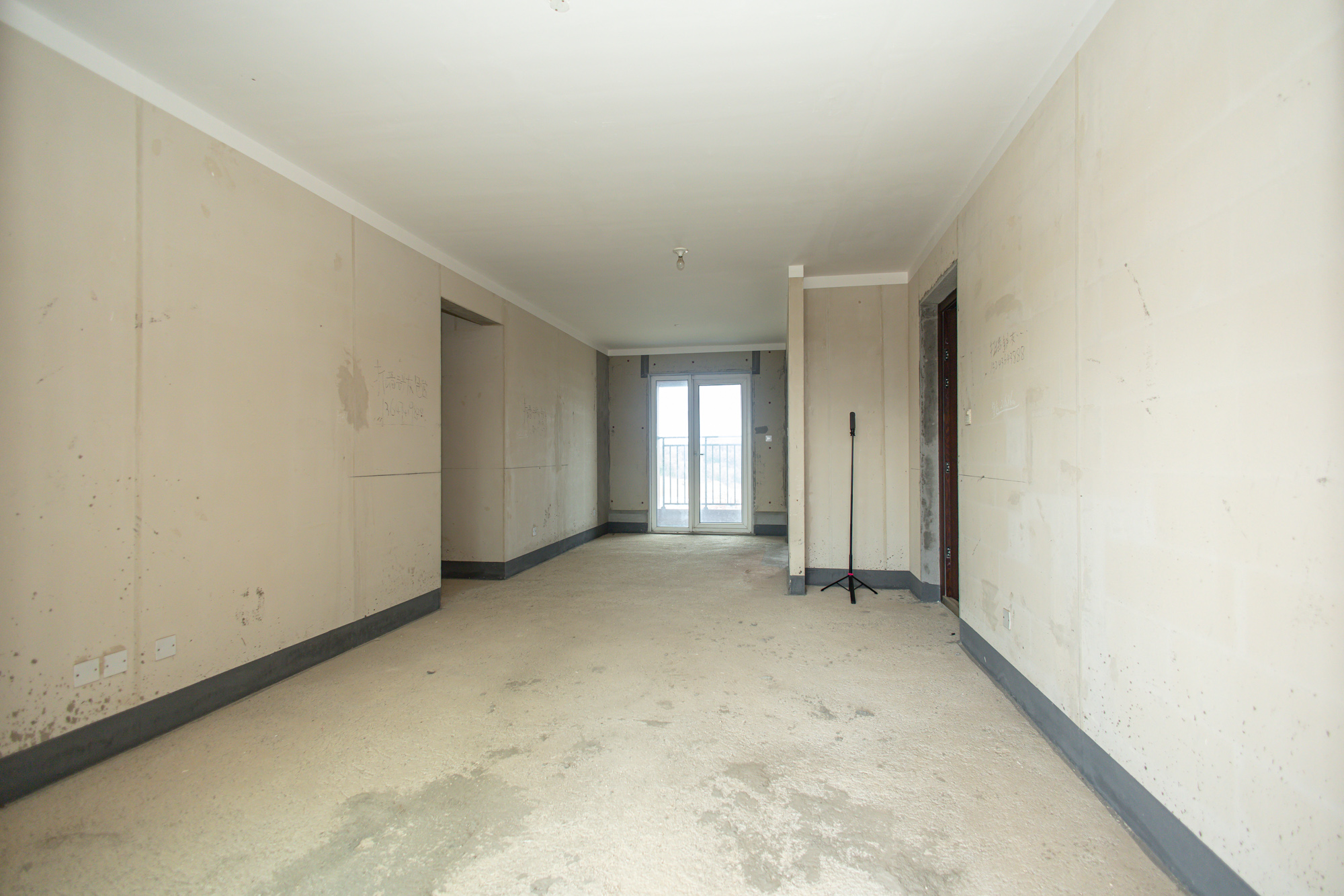 金地艺境  3室2厅2卫    80.0万 金地艺境  3室2厅2卫    80.0万客厅