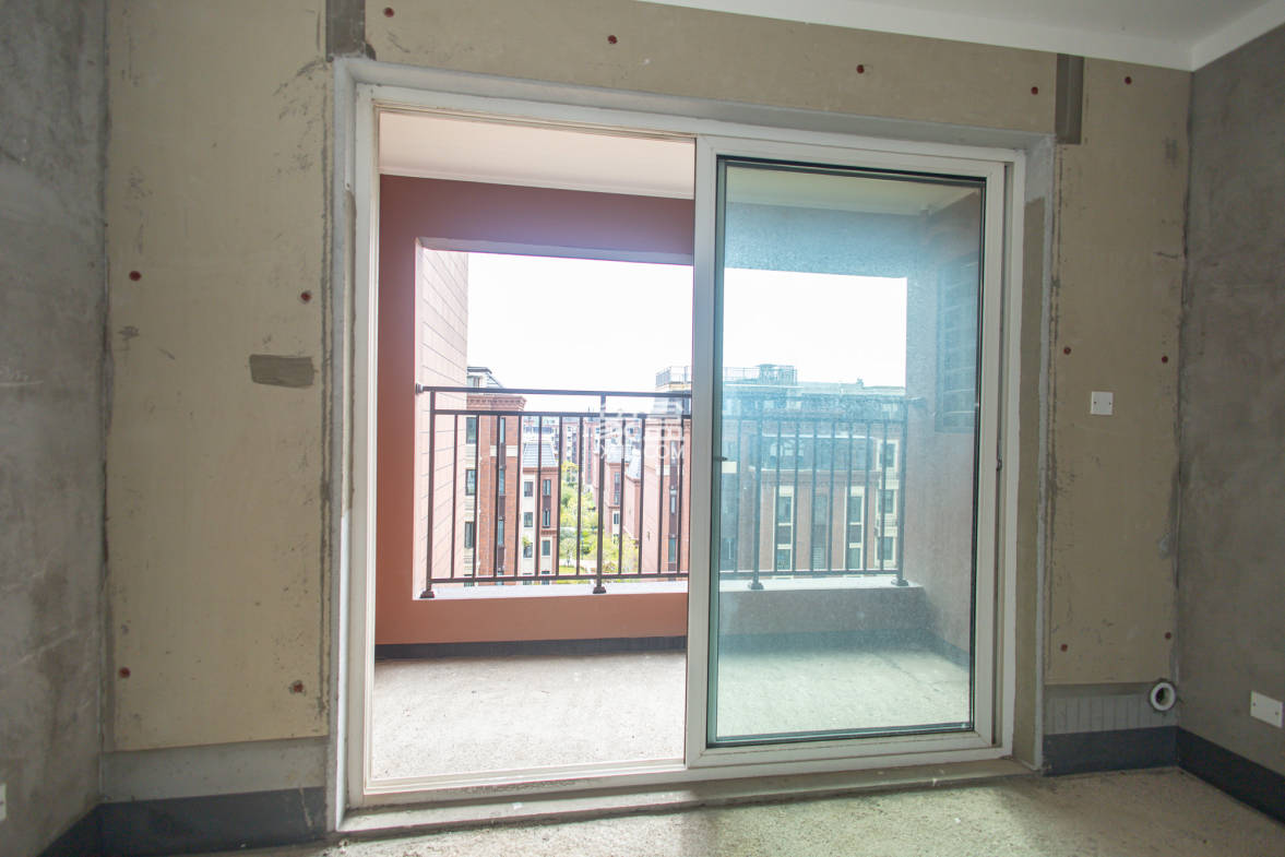 金地艺境  3室2厅2卫    80.0万 金地艺境  3室2厅2卫    80.0万阳台