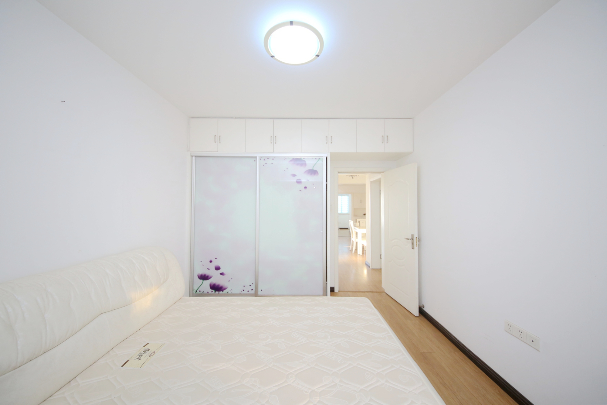 星典时代  3室2厅2卫   115.00万卧室