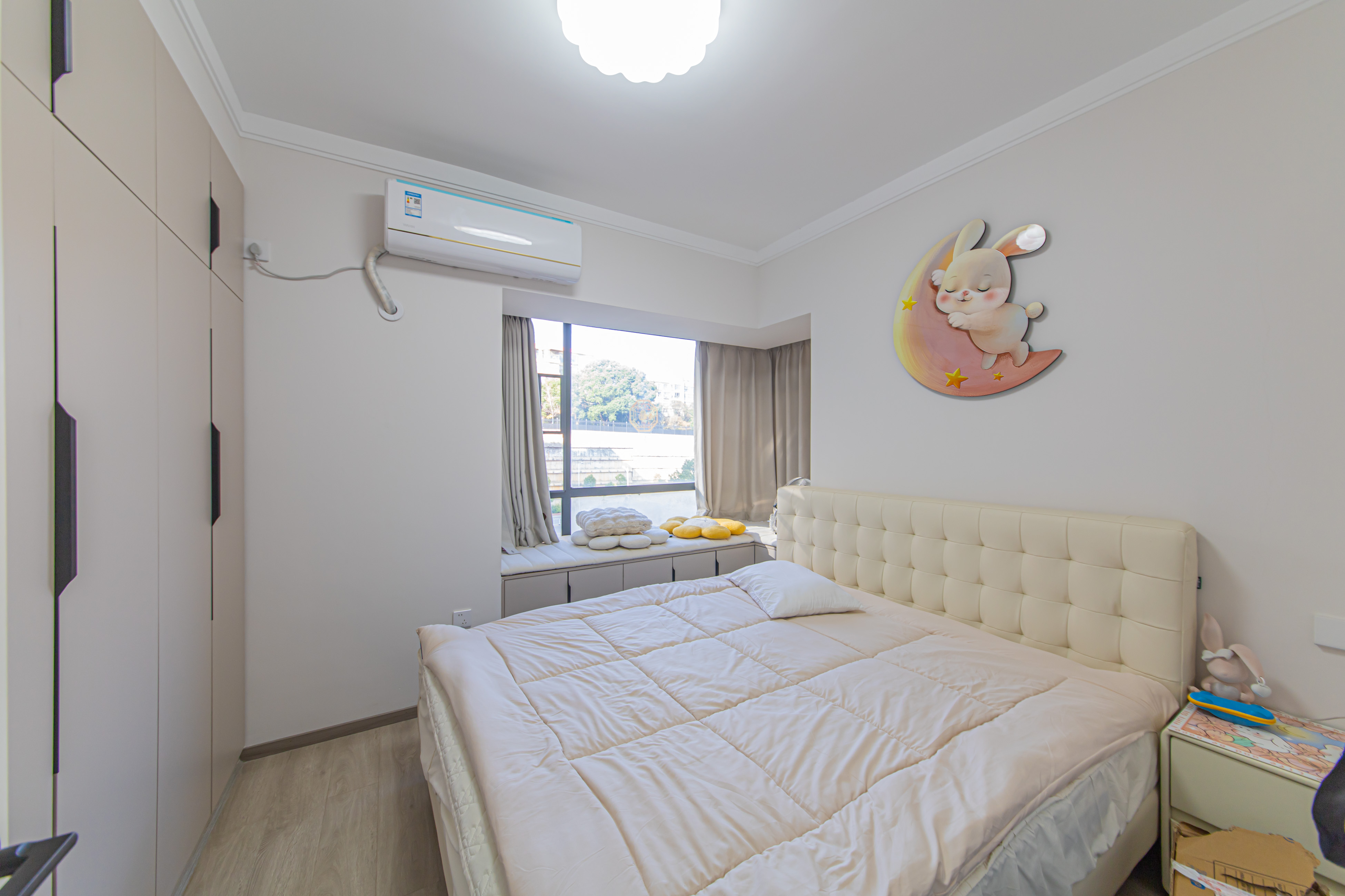 保利花园  3室2厅2卫    132.8万 保利花园  3室2厅2卫    132.8万卧室