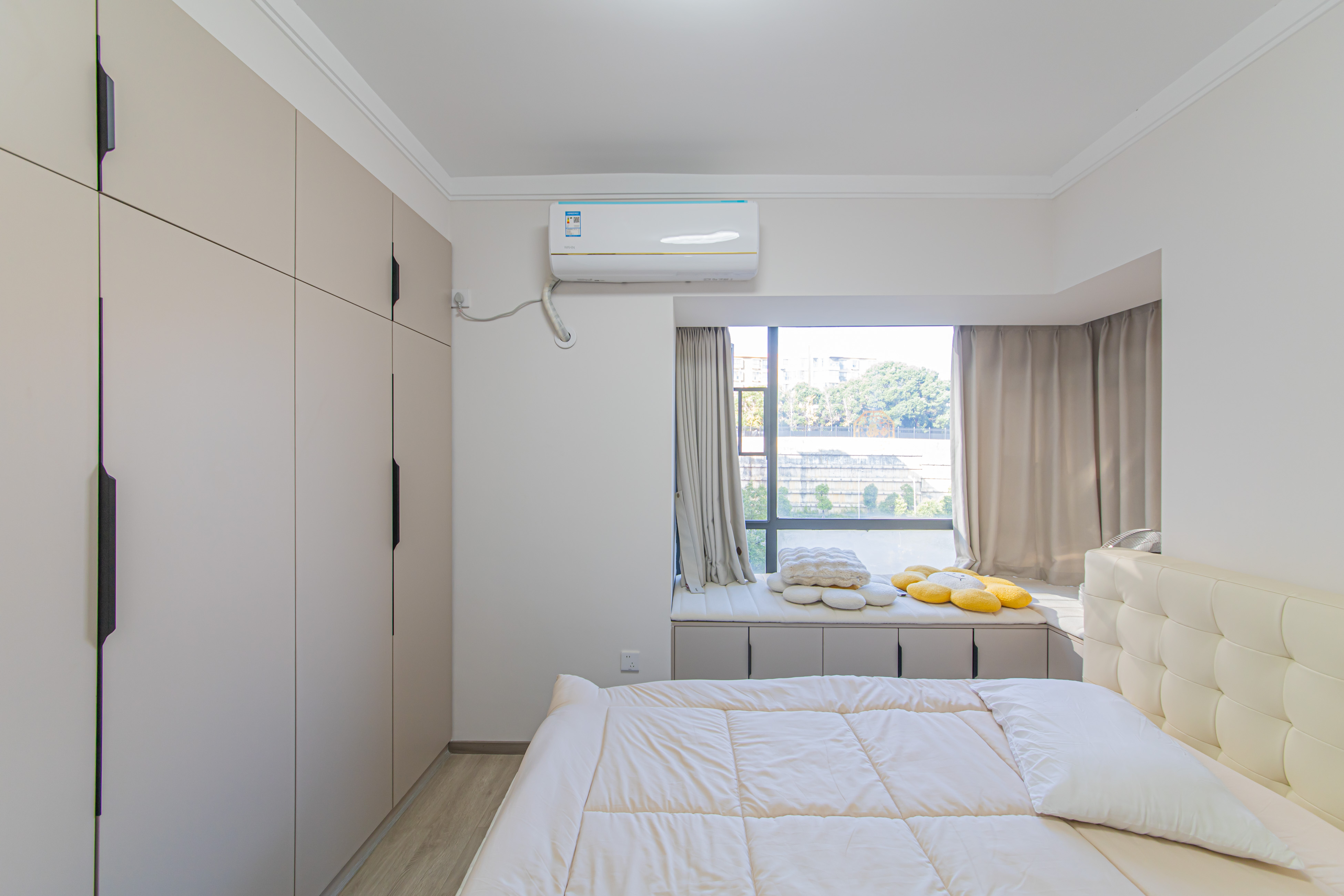 保利花园  3室2厅2卫    132.8万 保利花园  3室2厅2卫    132.8万卧室