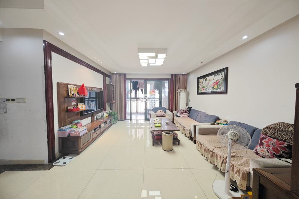 万博汇  4室2厅2卫   220.00万