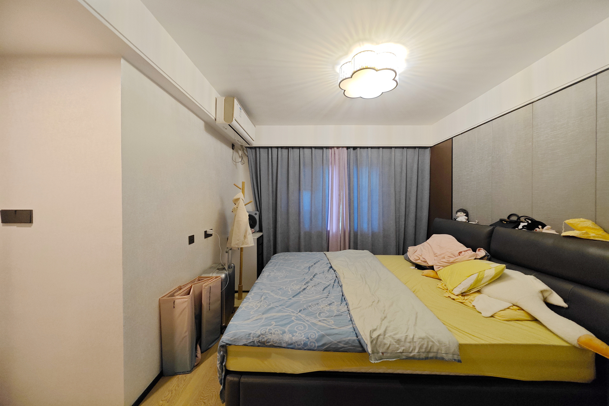 万科魅力之城天阔里  4室2厅2卫   146.00万卧室