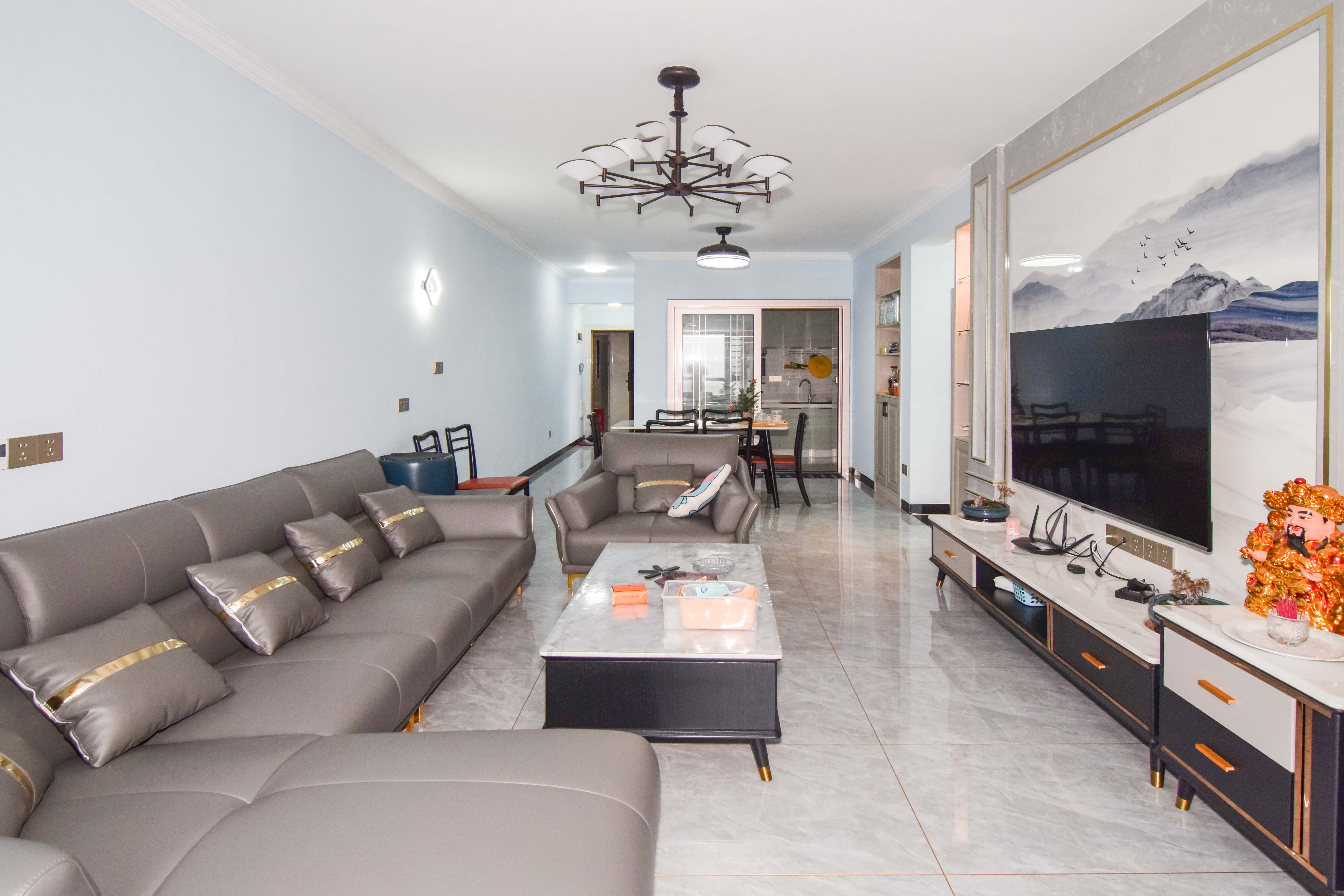 润和山水郡 3室2厅2卫 96.0万 润和山水郡 3室2厅2卫 96.0万客厅