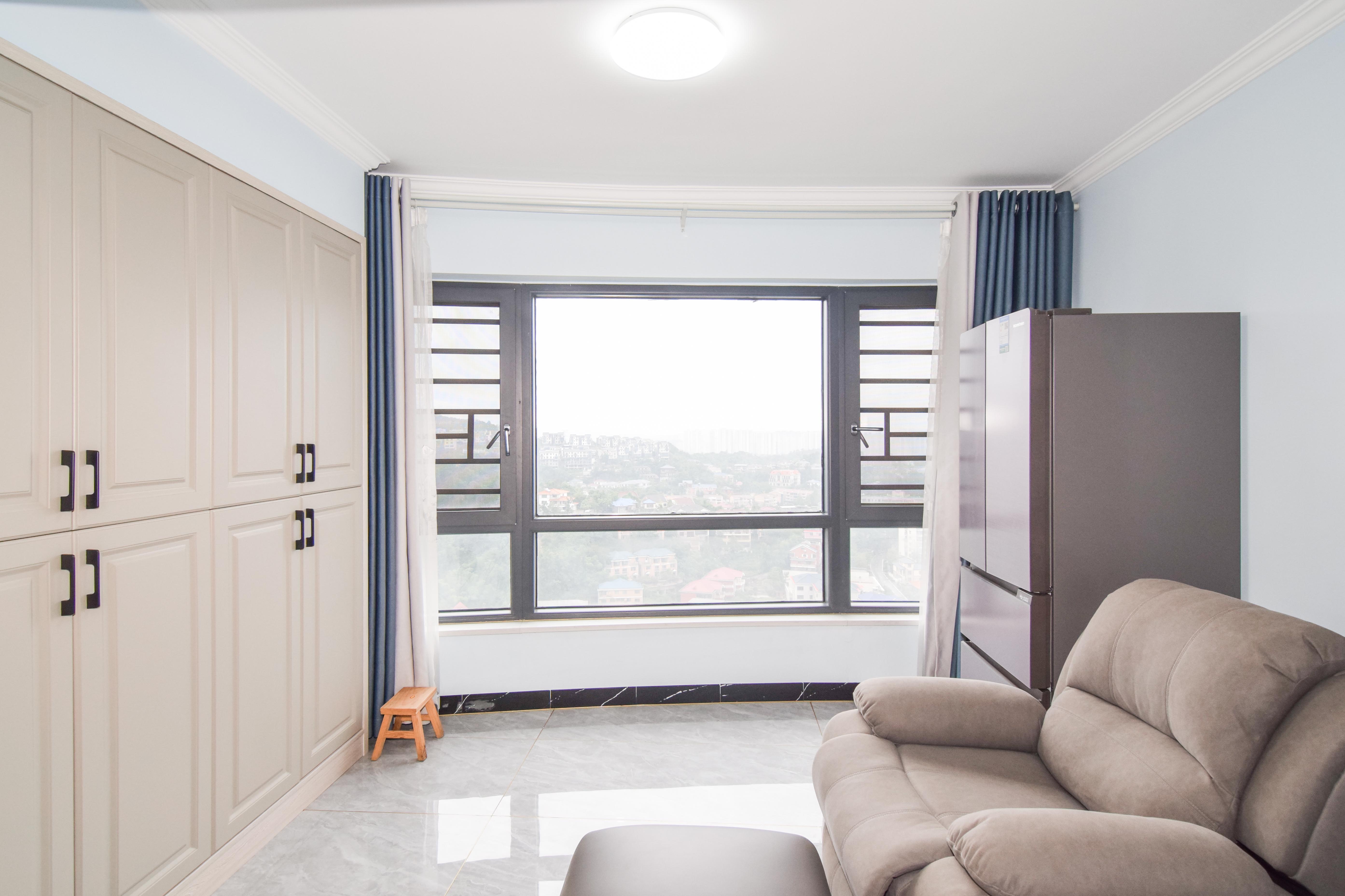 润和山水郡 3室2厅2卫 96.0万 润和山水郡 3室2厅2卫 96.0万阳台