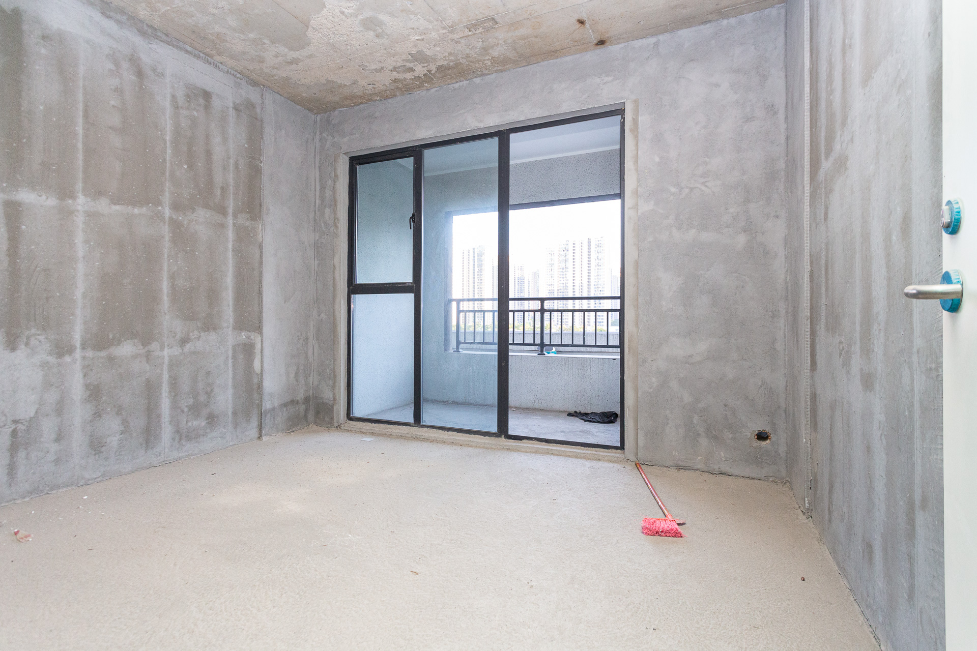 越秀湘江星汇城二期 5室2厅3卫 189.0万 越秀湘江星汇城二期 5室2厅3卫 189.0万卧室