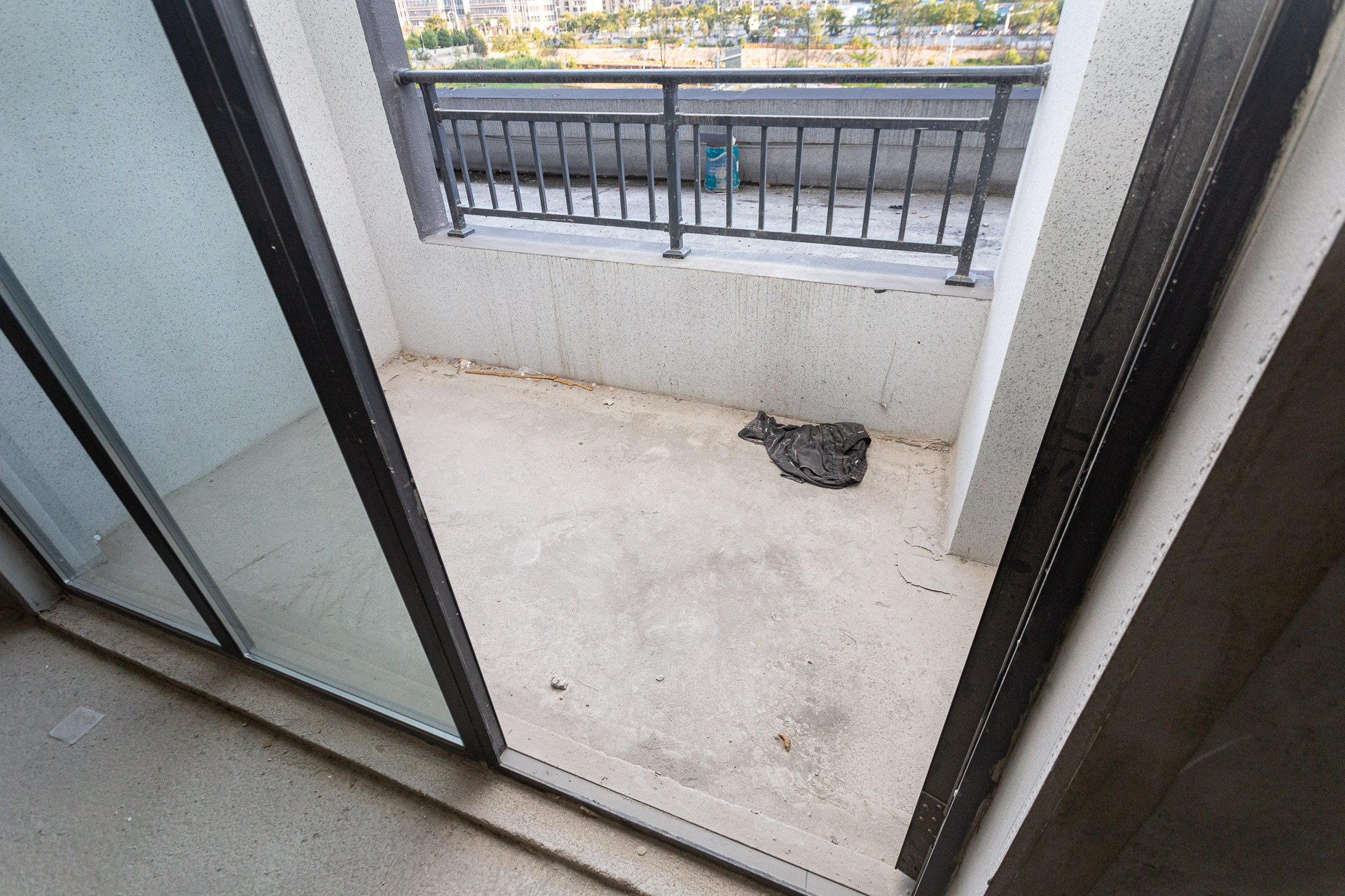 越秀湘江星汇城二期 5室2厅3卫 189.0万 越秀湘江星汇城二期 5室2厅3卫 189.0万阳台