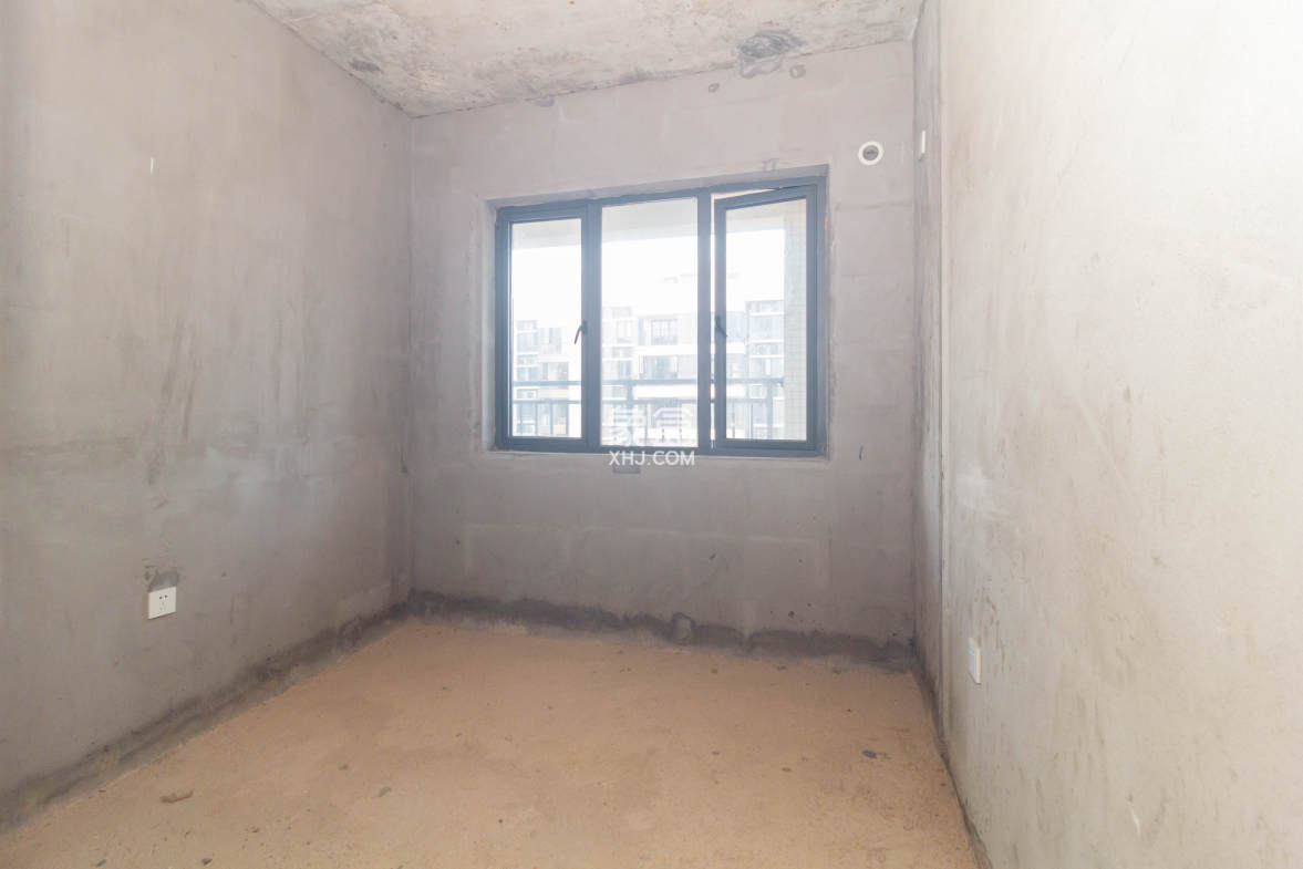 敏捷珑玥府 4室2厅2卫 84.0万 敏捷珑玥府 4室2厅2卫 84.0万卧室