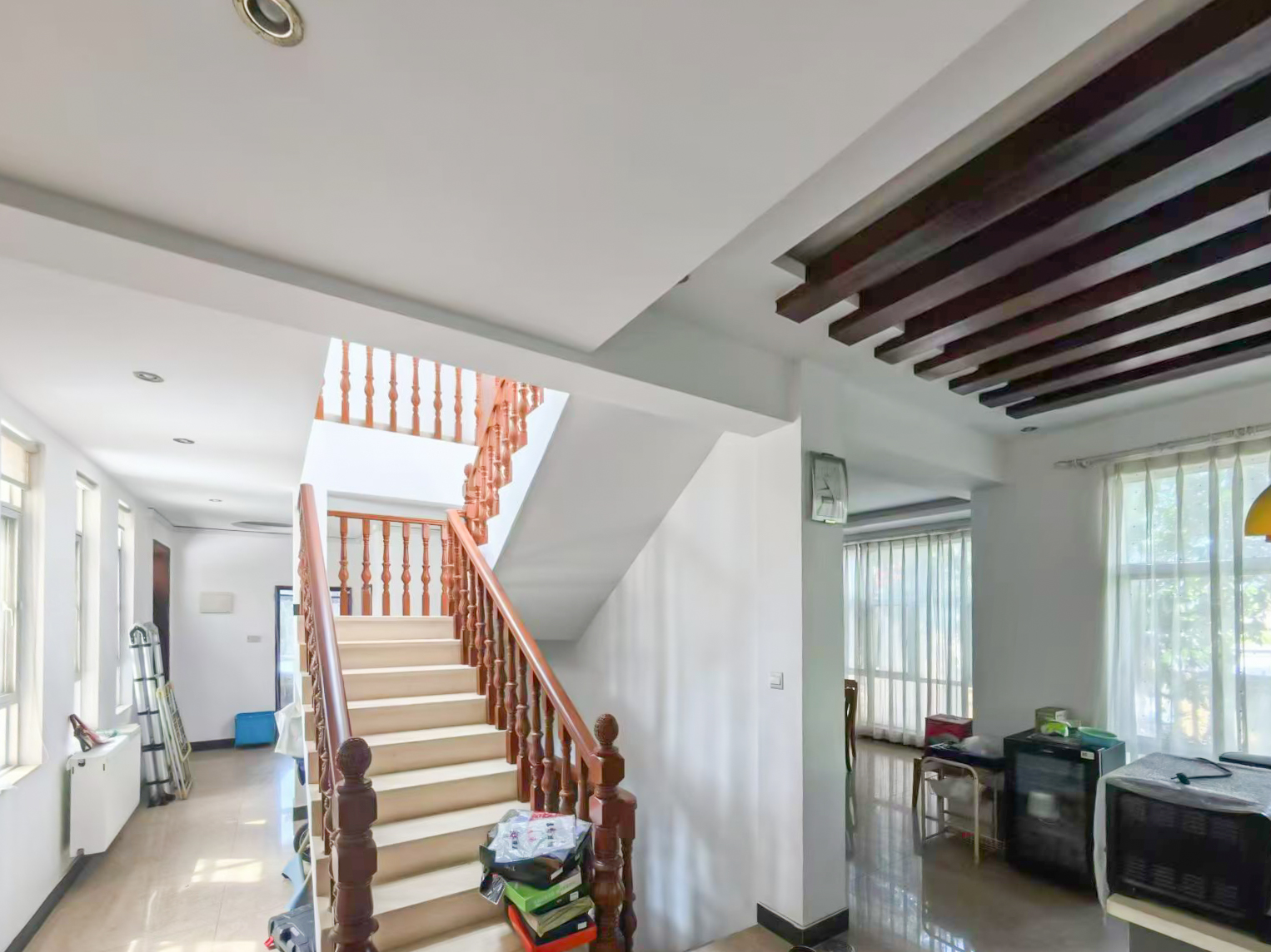 大鹏湾(黄花机场后勤基地) 6室3厅3卫 274.0万 大鹏湾(黄花机场后勤基地) 6室3厅3卫 274.0万客厅