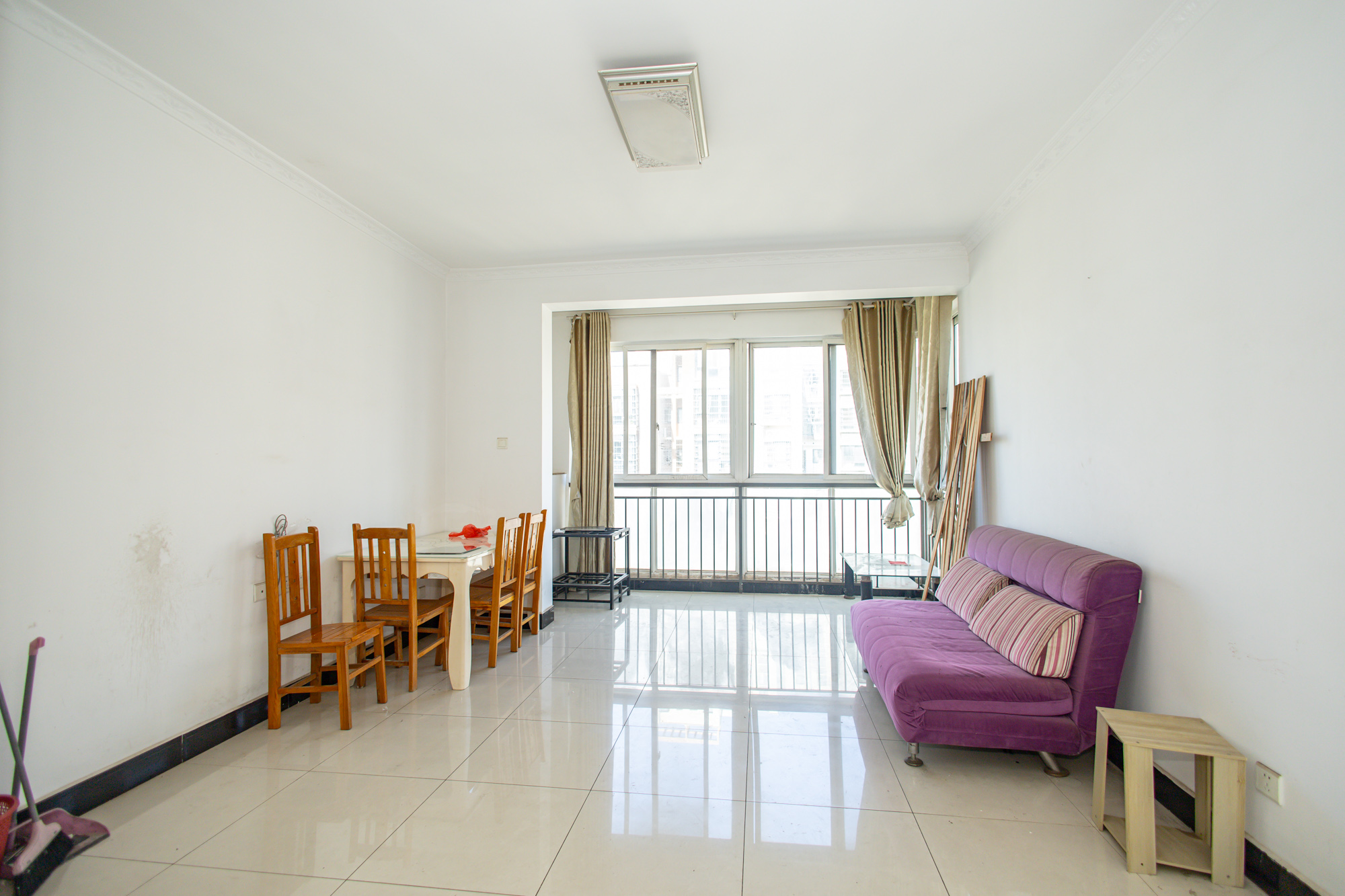 楚天世纪城东苑  3室2厅1卫    49.8万 楚天世纪城东苑  3室2厅1卫    49.8万客厅