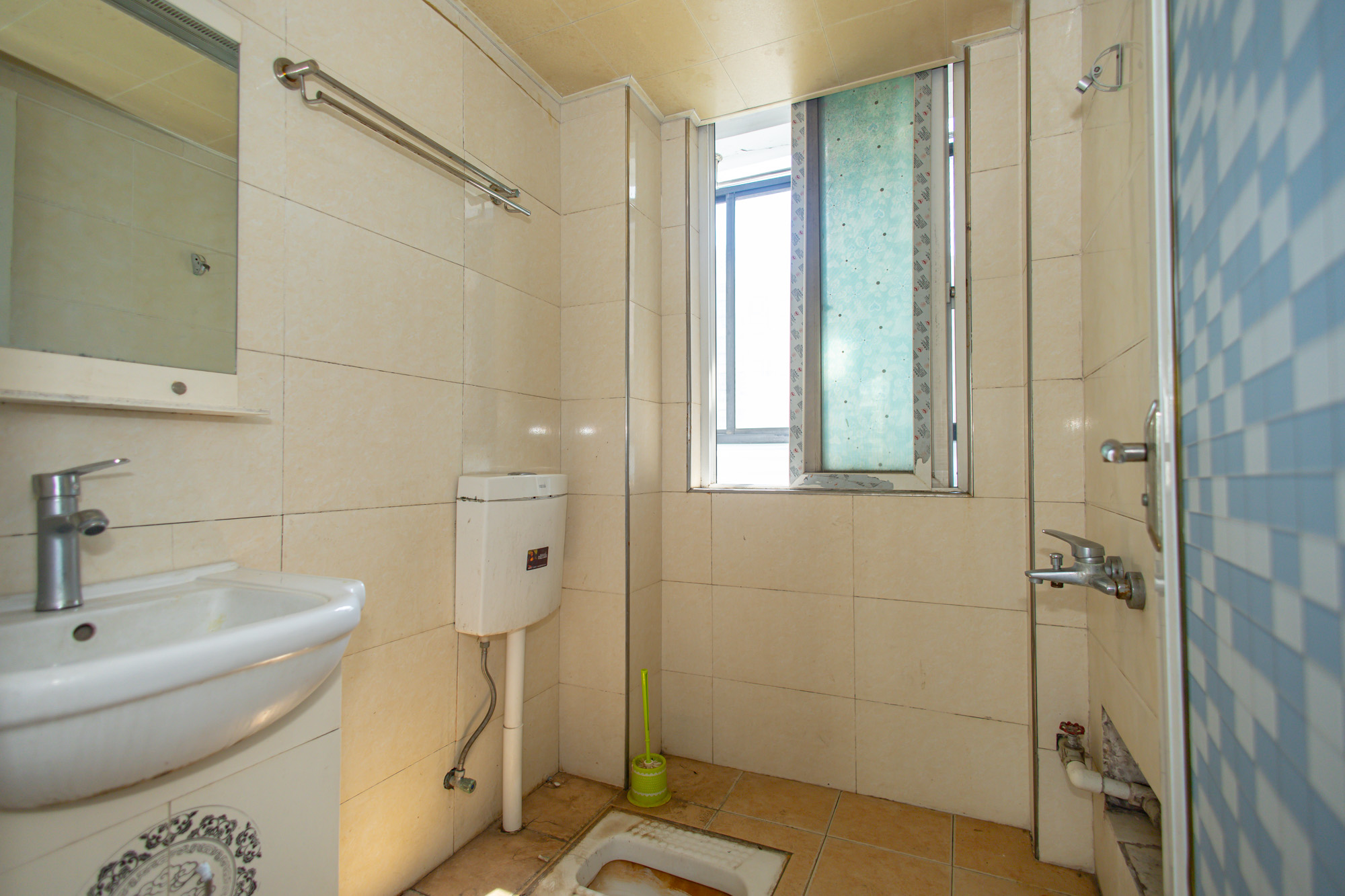 楚天世纪城东苑  3室2厅1卫    49.8万 楚天世纪城东苑  3室2厅1卫    49.8万卫生间