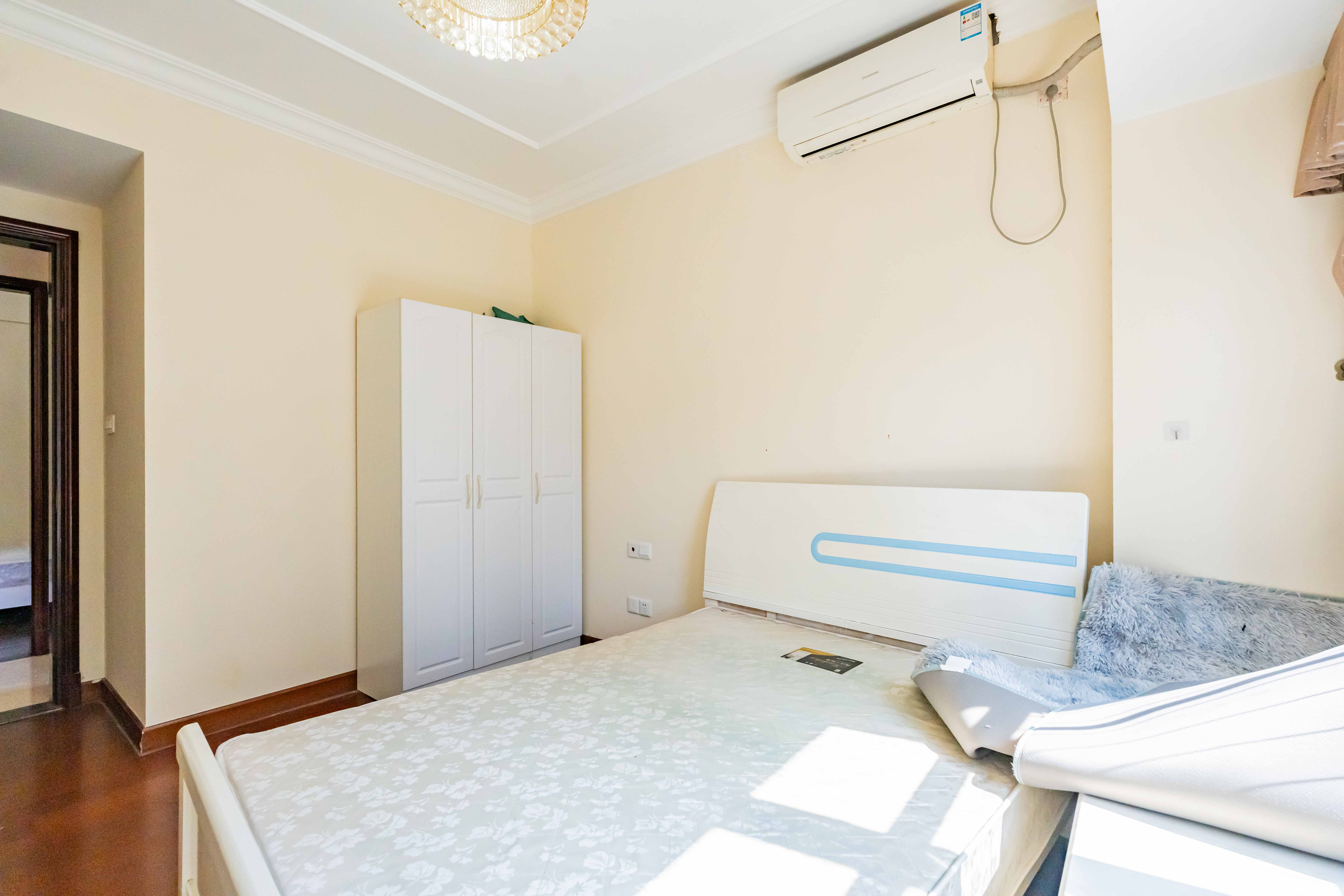 恒大雅苑  3室2厅1卫    72.0万 恒大雅苑  3室2厅1卫    72.0万卧室