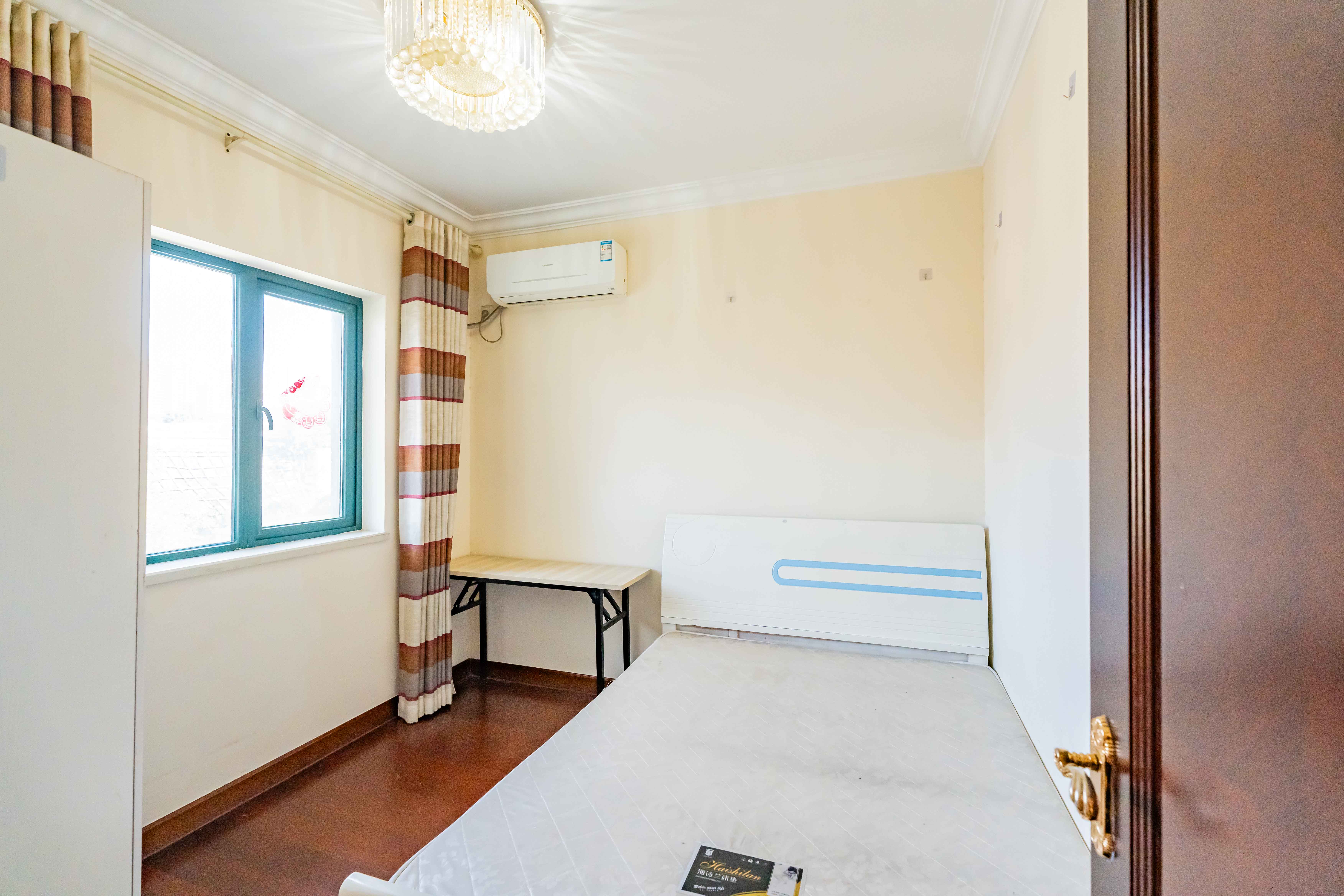 恒大雅苑  3室2厅1卫    72.0万 恒大雅苑  3室2厅1卫    72.0万卧室