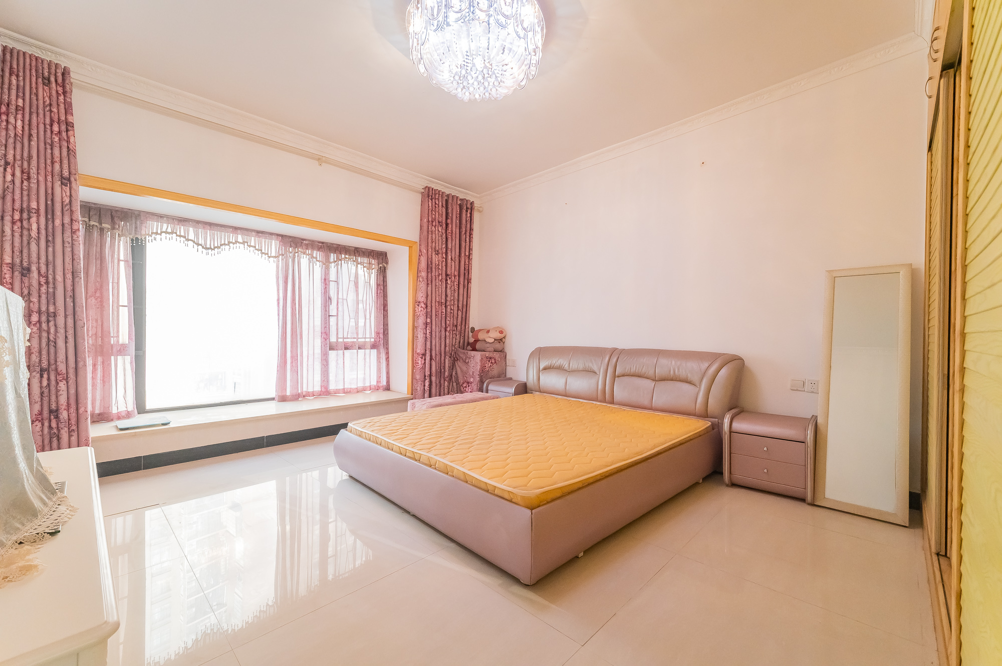 幸福里润城(幸福里二期)  4室2厅2卫    83.8万 幸福里润城(幸福里二期)  4室2厅2卫    83.8万卧室