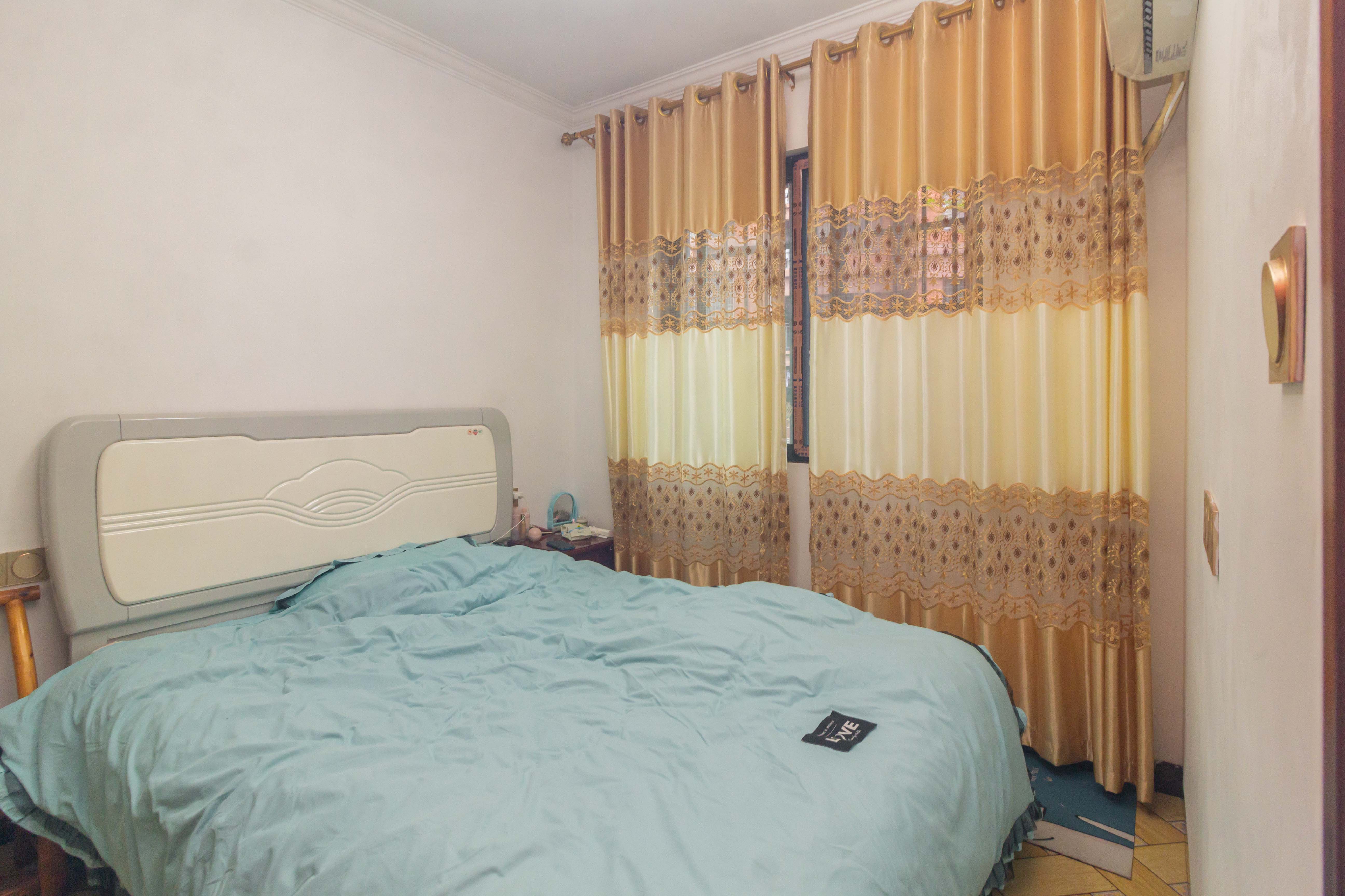 海德公园  3室2厅1卫    51.8万卧室