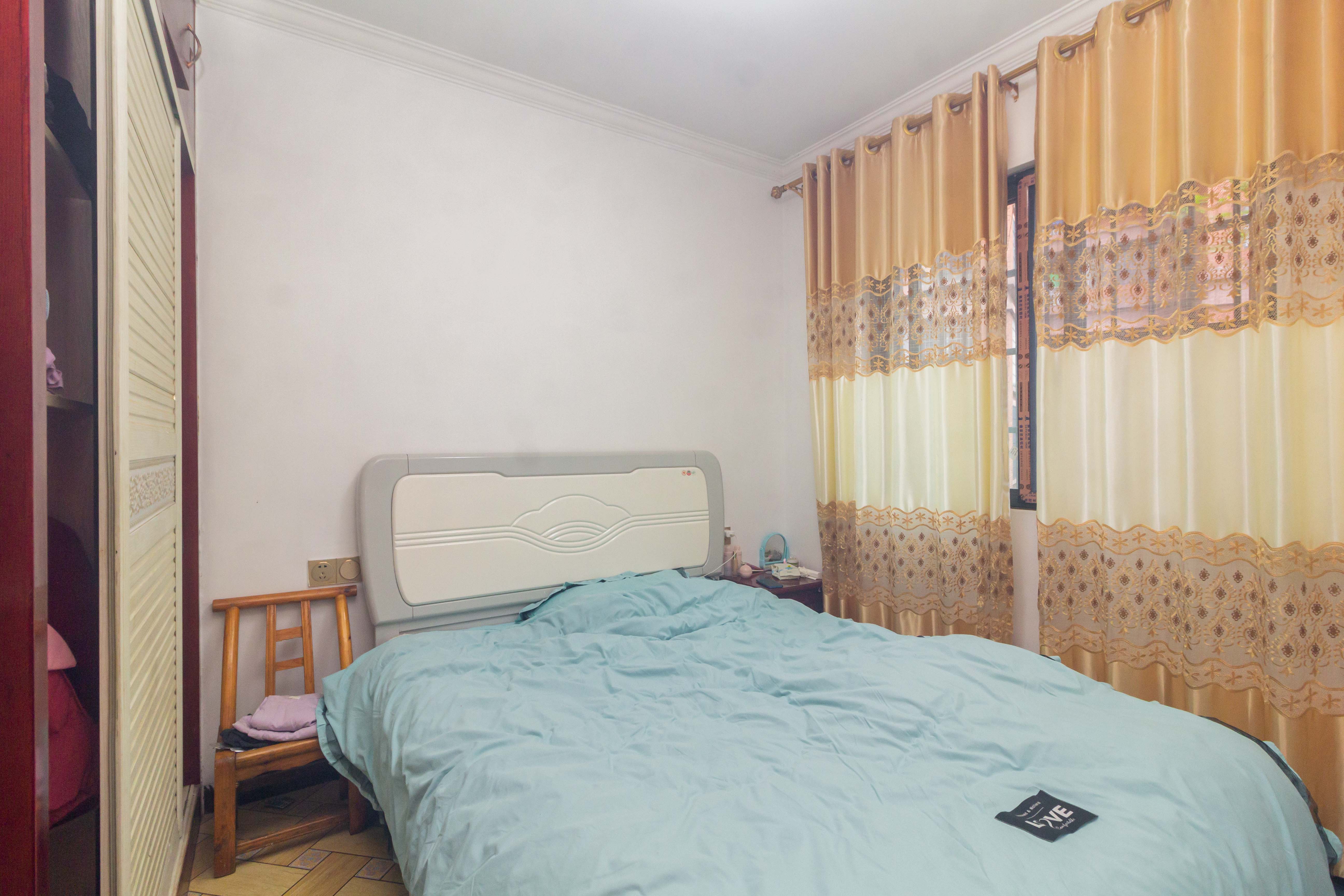 海德公园  3室2厅1卫    51.8万卧室