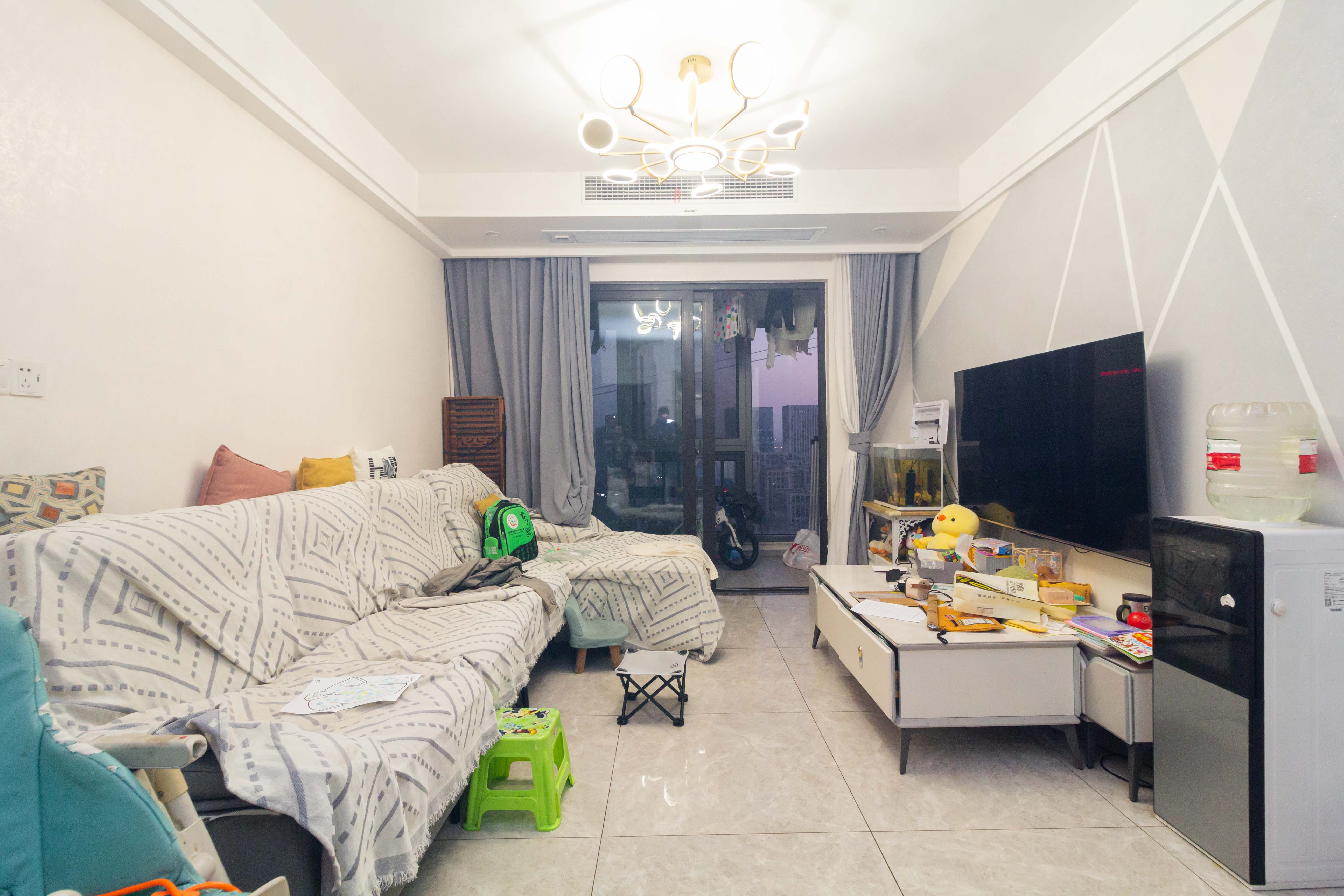 君合新城玺樾 3室2厅2卫 82.8万 君合新城玺樾 3室2厅2卫 82.8万客厅