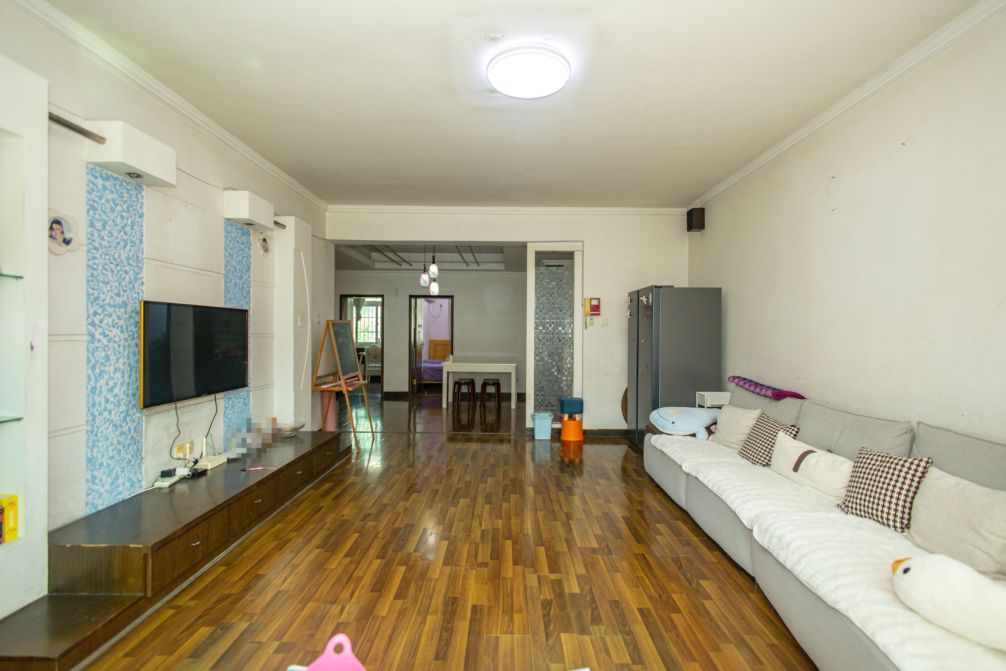 欣安小区  3室2厅1卫    49.8万 欣安小区  3室2厅1卫    49.8万客厅