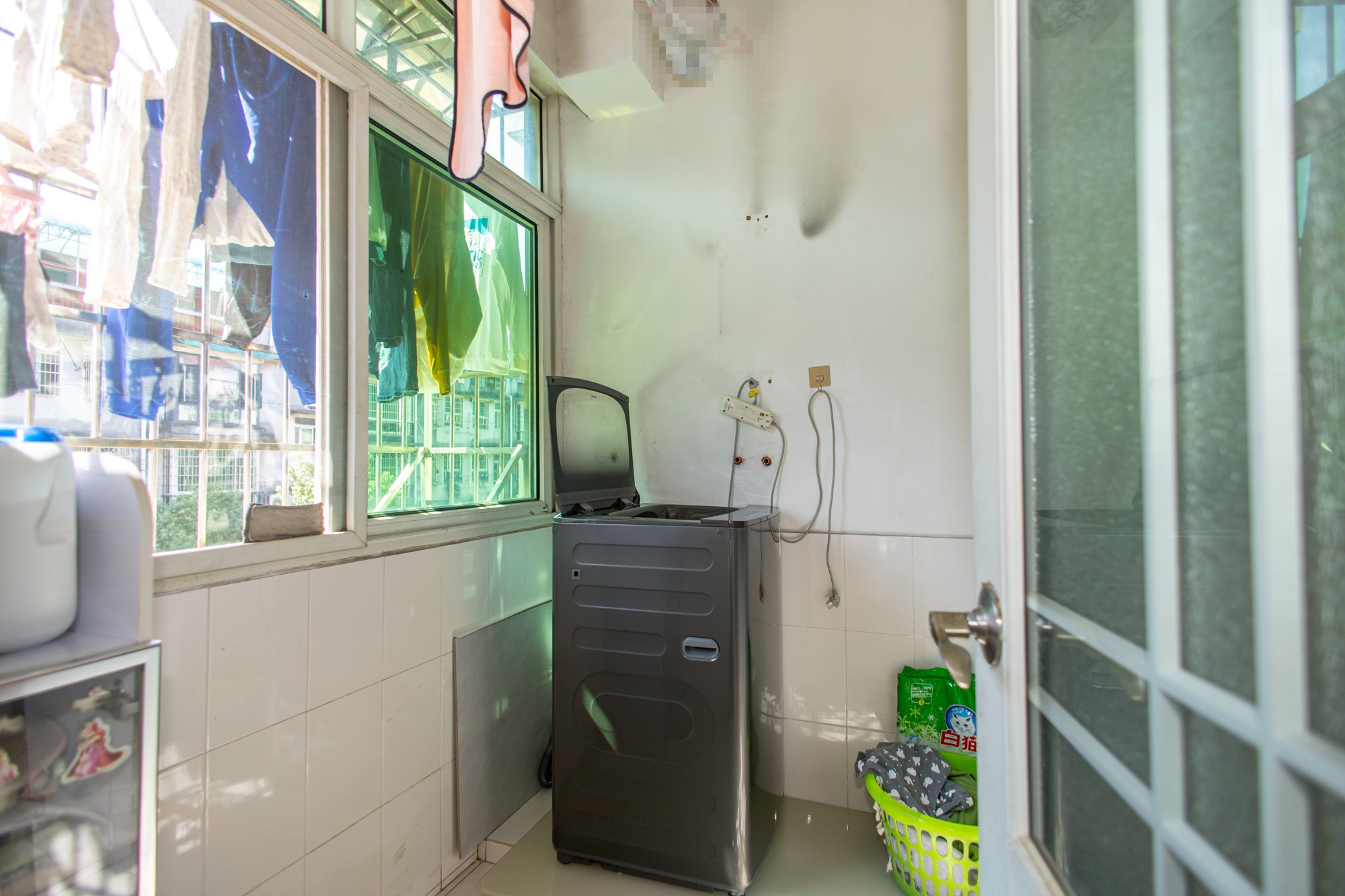 欣安小区  3室2厅1卫    49.8万 欣安小区  3室2厅1卫    49.8万阳台