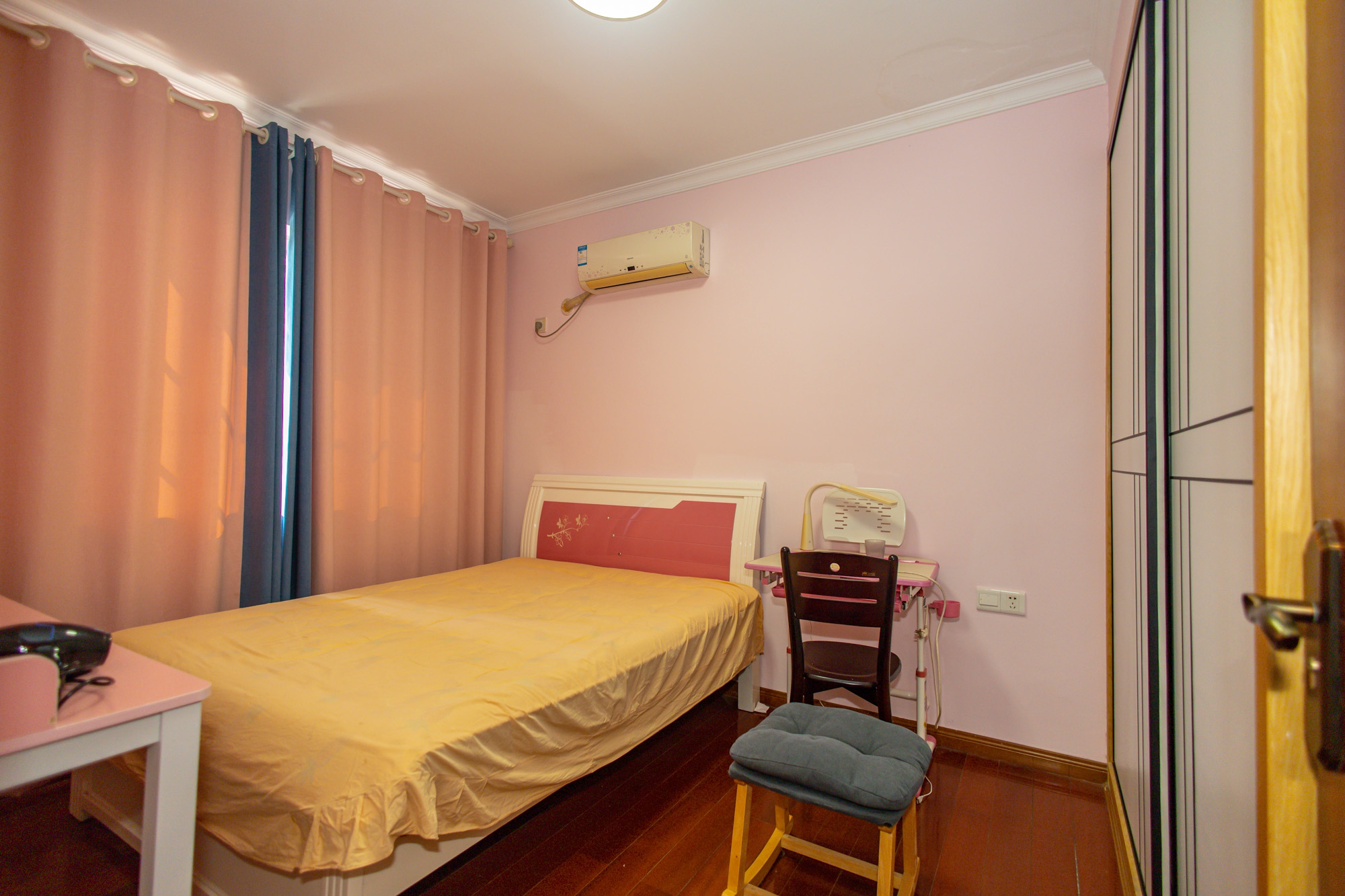 高林金三华邸 3室2厅1卫 72.8万 高林金三华邸 3室2厅1卫 72.8万卧室