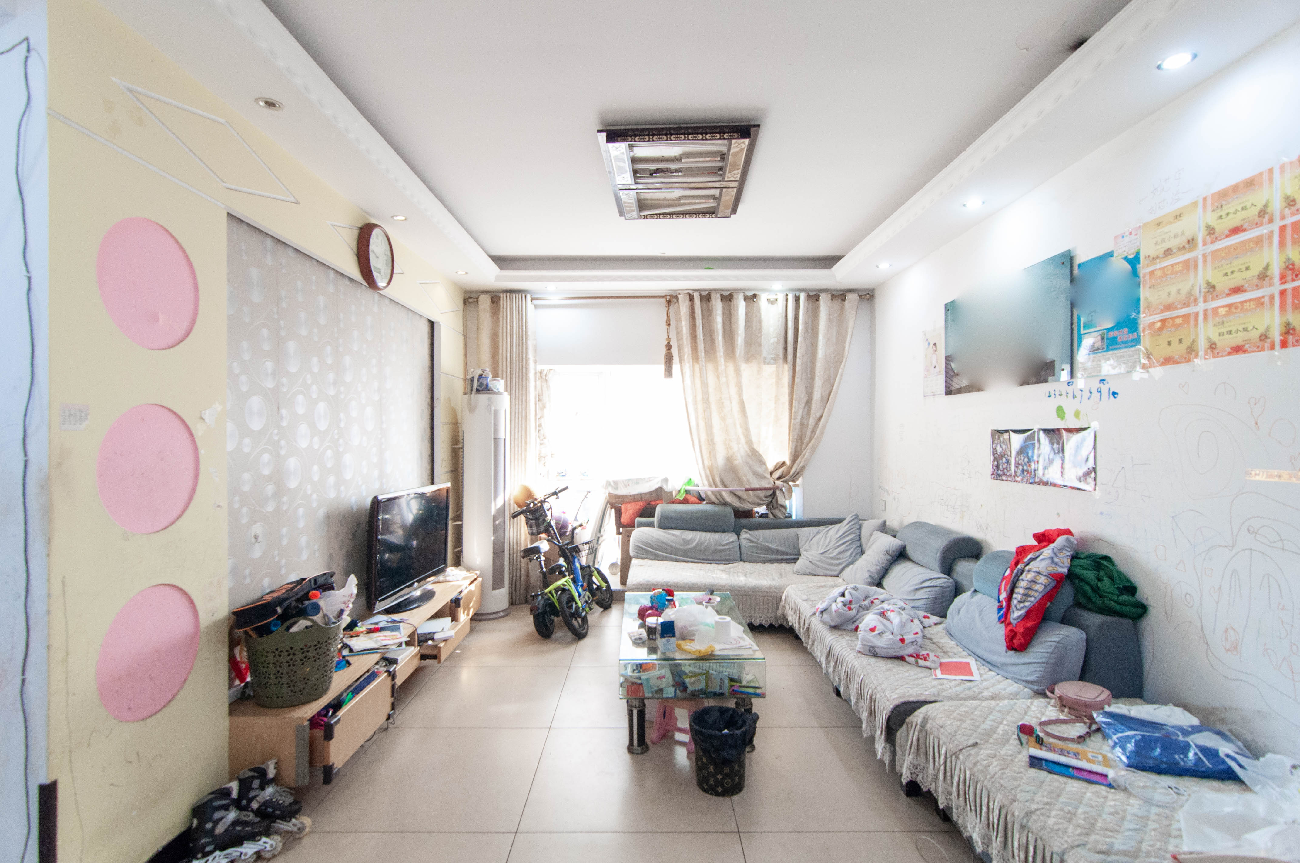 西点公园里 2室2厅1卫 88.0万 西点公园里 2室2厅1卫 88.0万客厅