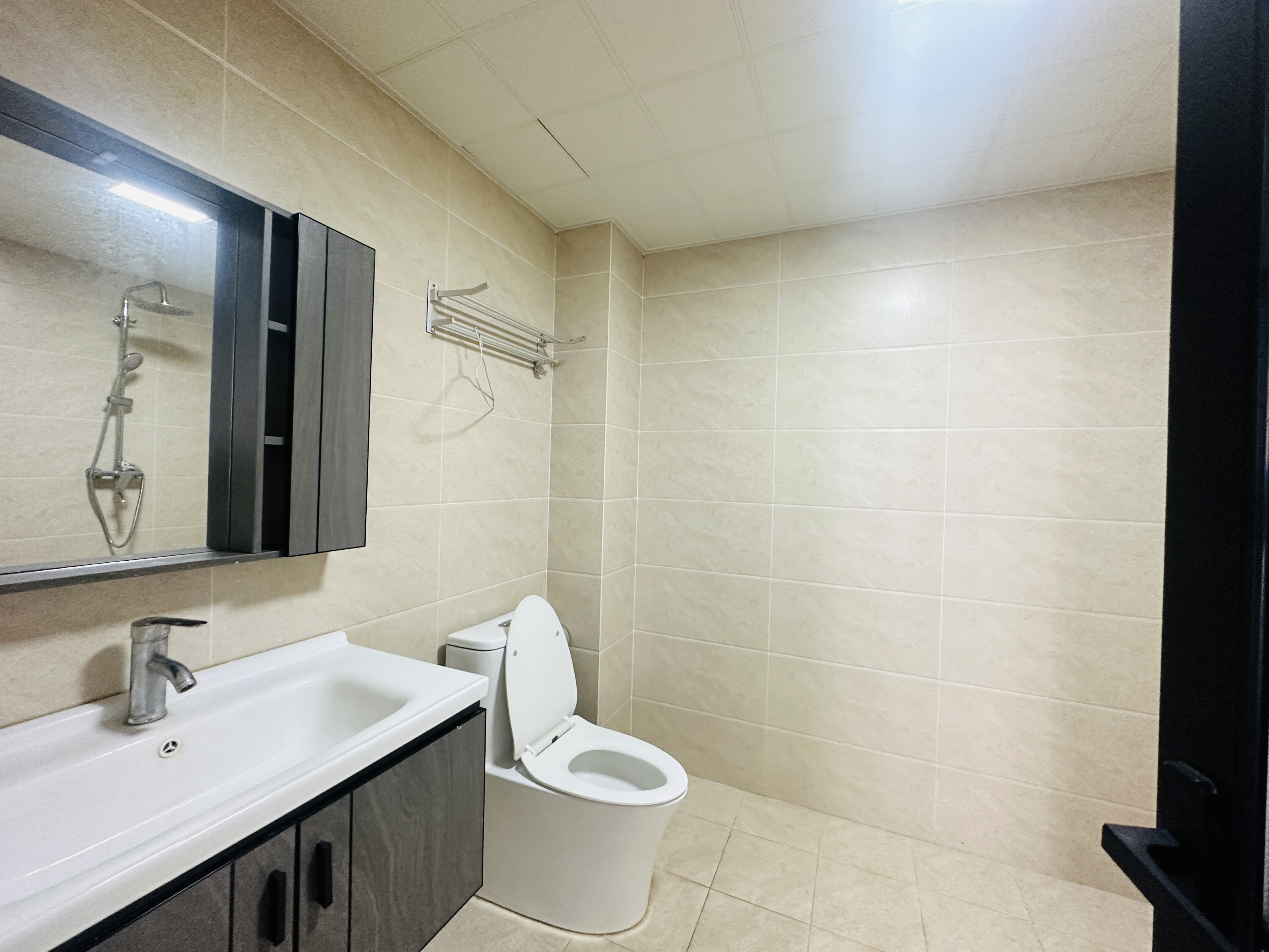 电力明园 3室2厅2卫 143.0万 电力明园 3室2厅2卫 143.0万卫生间