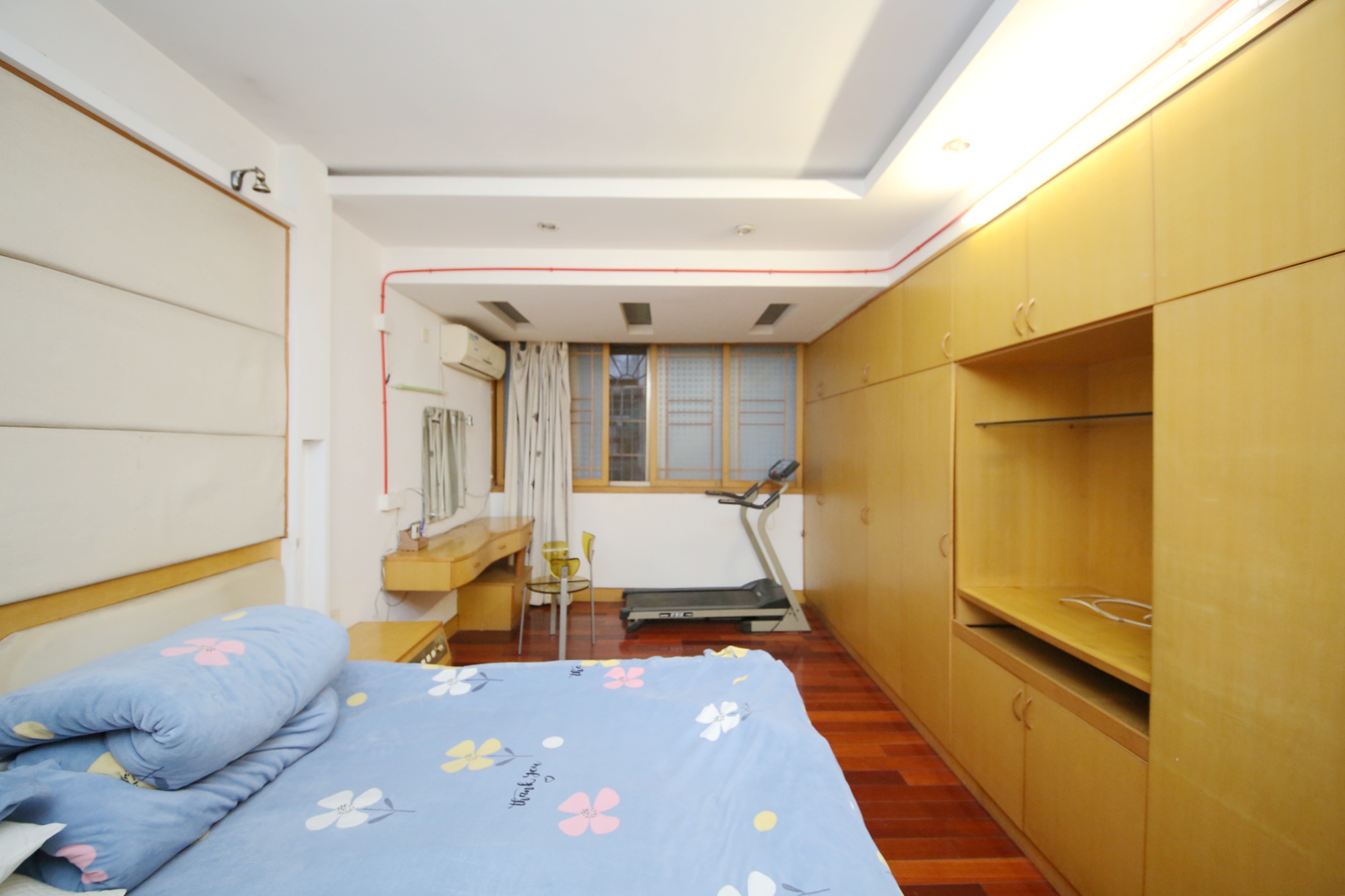 向韶村  3室2厅1卫   85.00万卧室