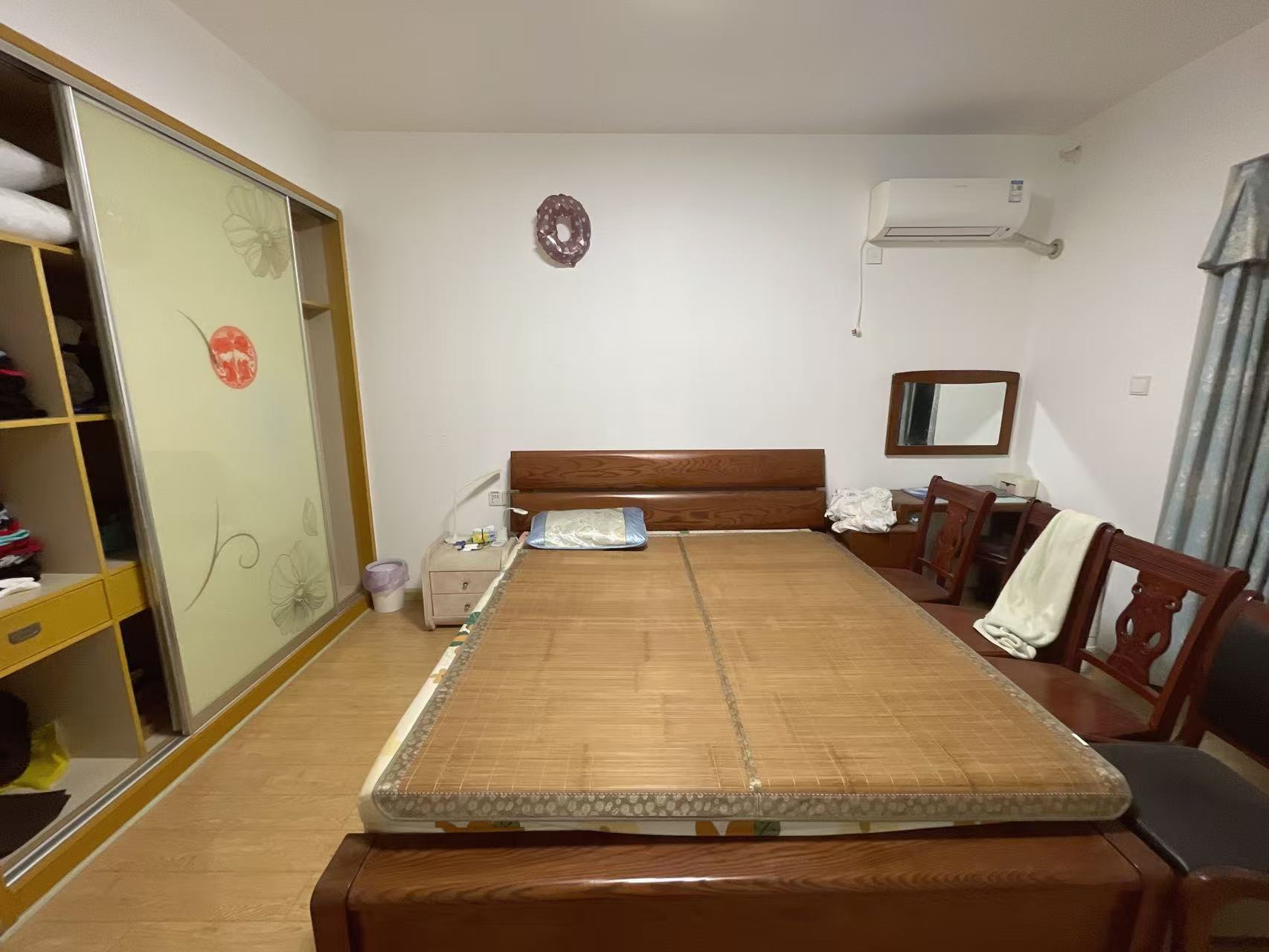 庐山春天一期桃李苑  4室2厅2卫    65.0万 庐山春天一期桃李苑  4室2厅2卫    65.0万室内图