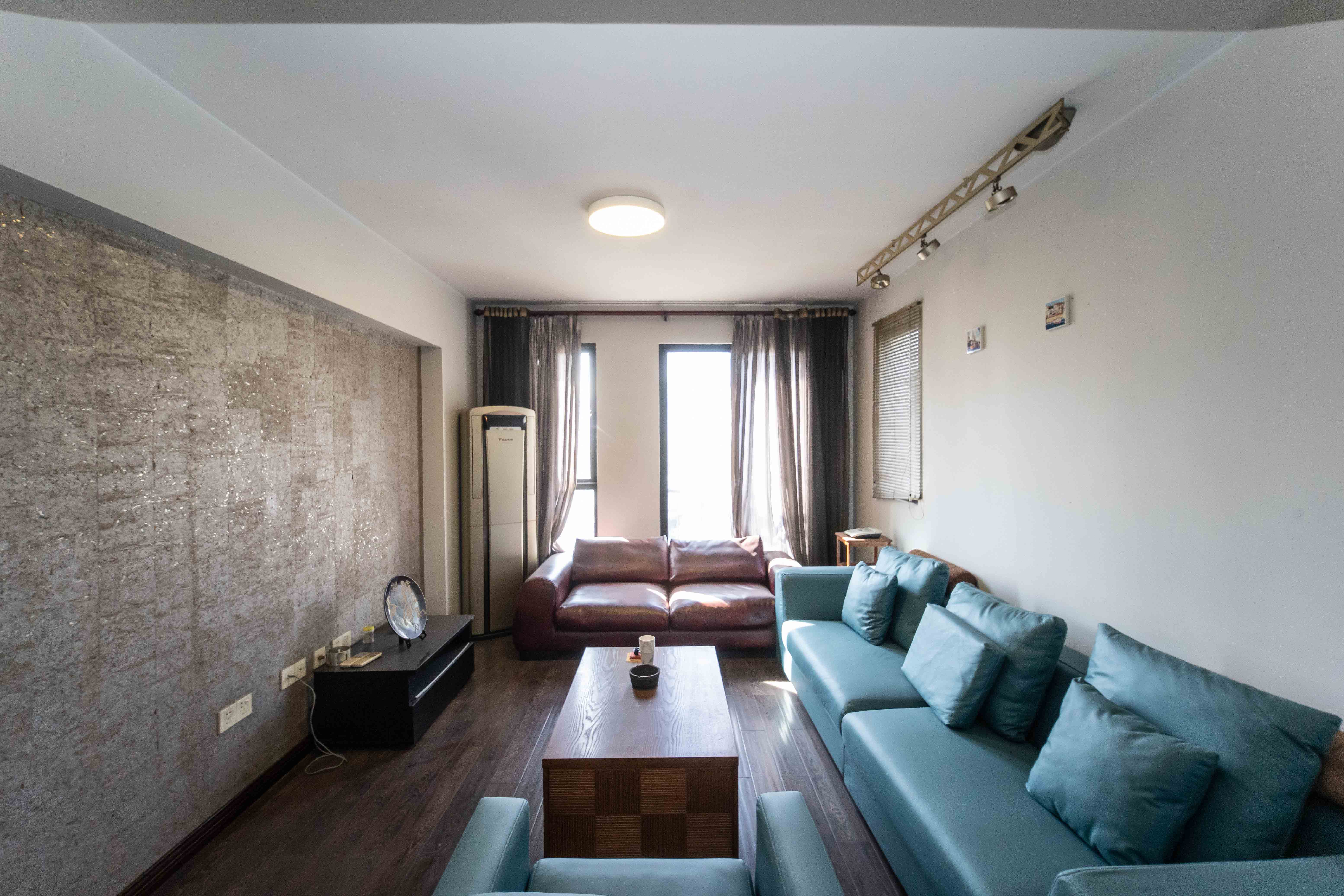 西街花园 4室2厅2卫 268.0万 西街花园 4室2厅2卫 268.0万客厅