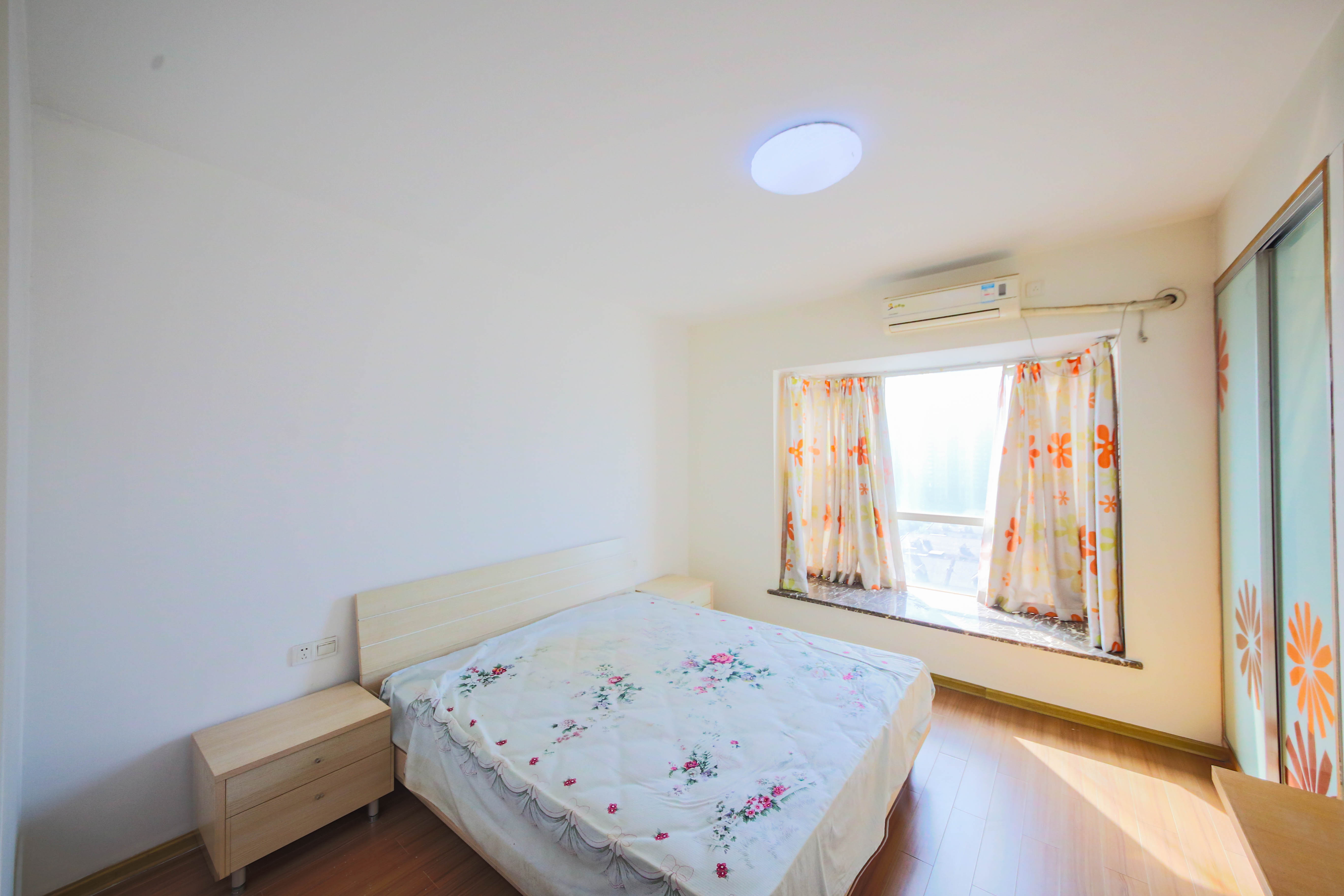 柠檬丽都 4室2厅1卫 120.0万 柠檬丽都 4室2厅1卫 120.0万卧室