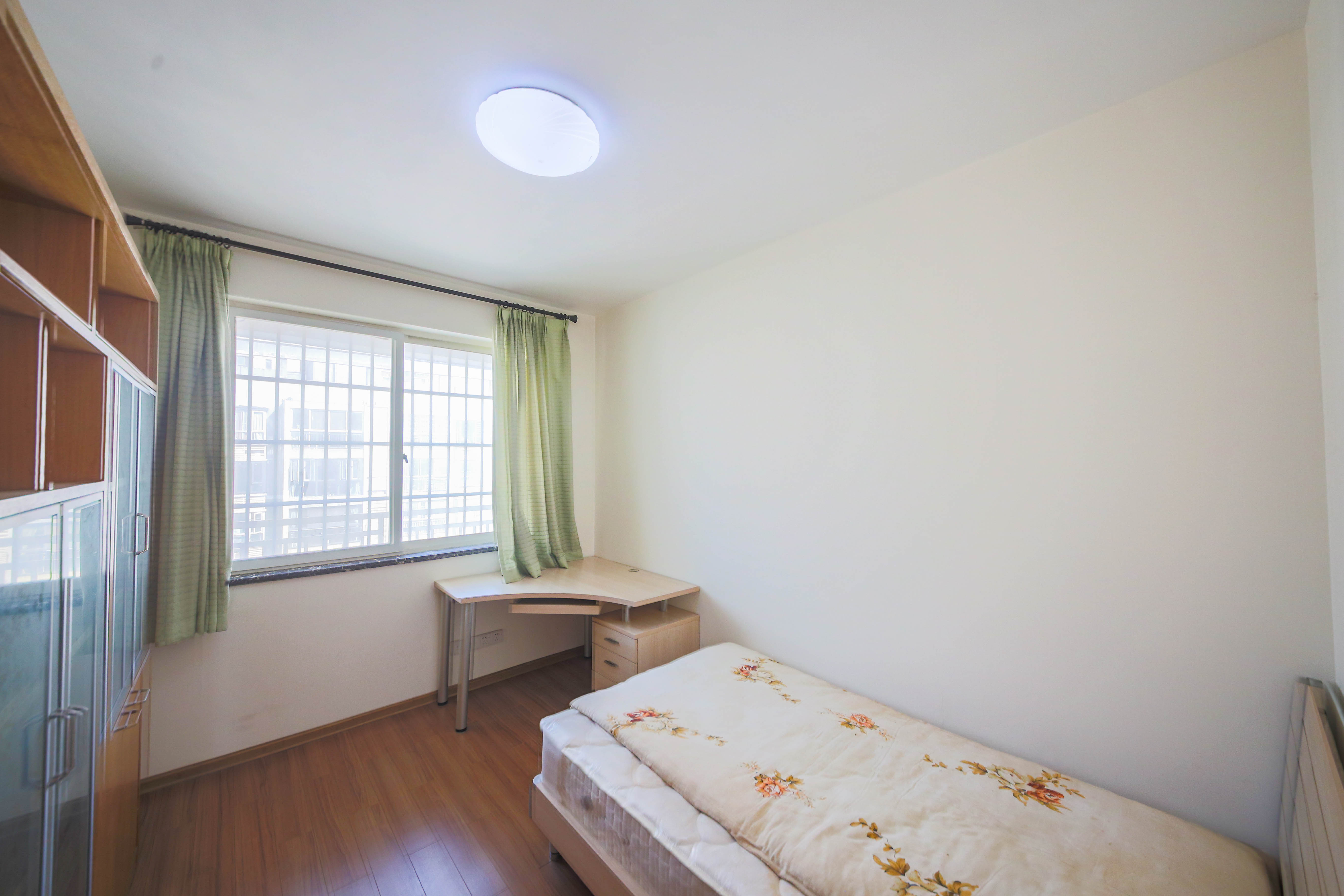 柠檬丽都 4室2厅1卫 120.0万 柠檬丽都 4室2厅1卫 120.0万卧室