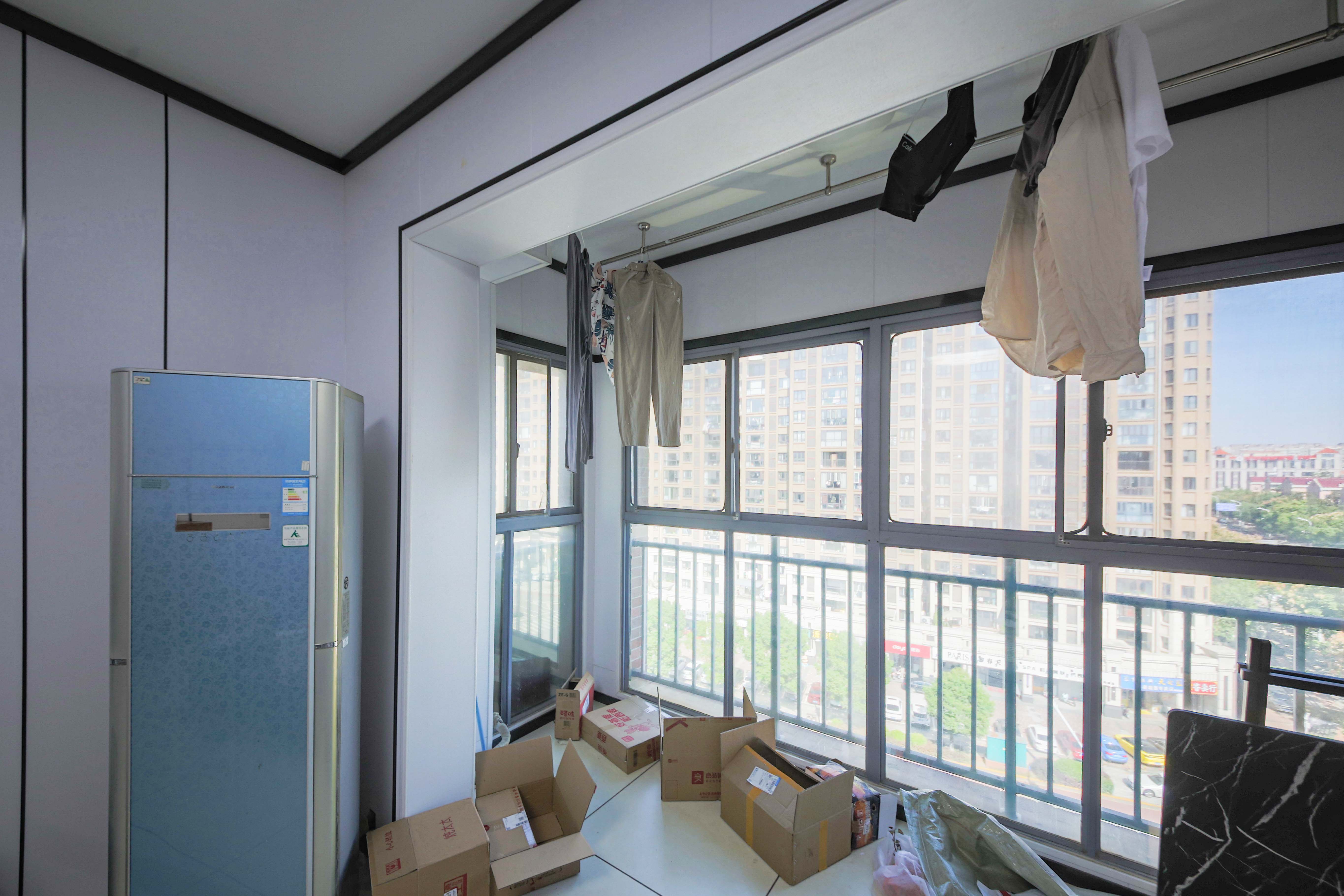 夏威夷碧水春城（碧桂园城市花园）  3室2厅1卫   84.00万阳台