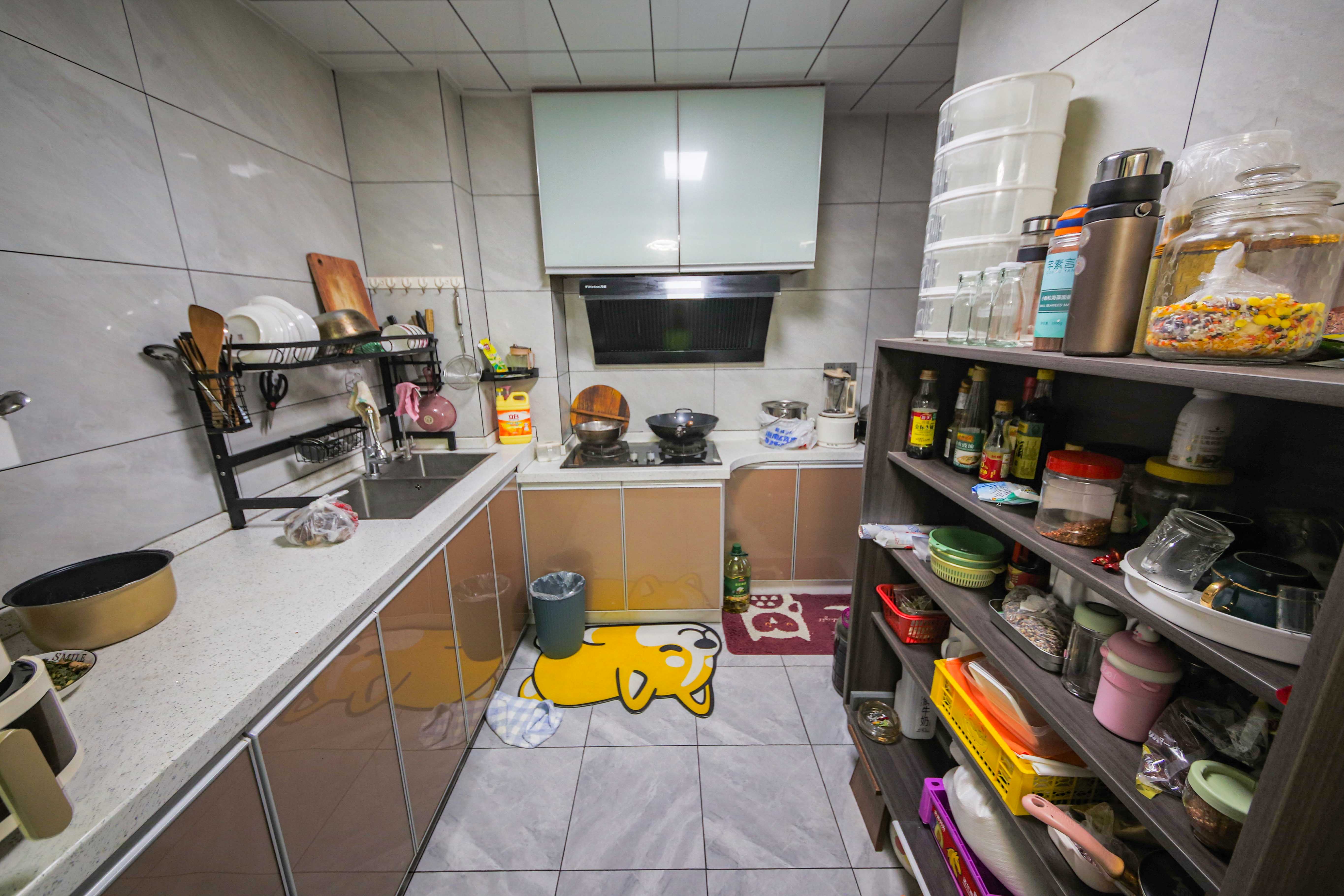 克拉美丽山庄(晟领国际)  3室2厅2卫    130.0万 克拉美丽山庄(晟领国际)  3室2厅2卫    130.0万厨房