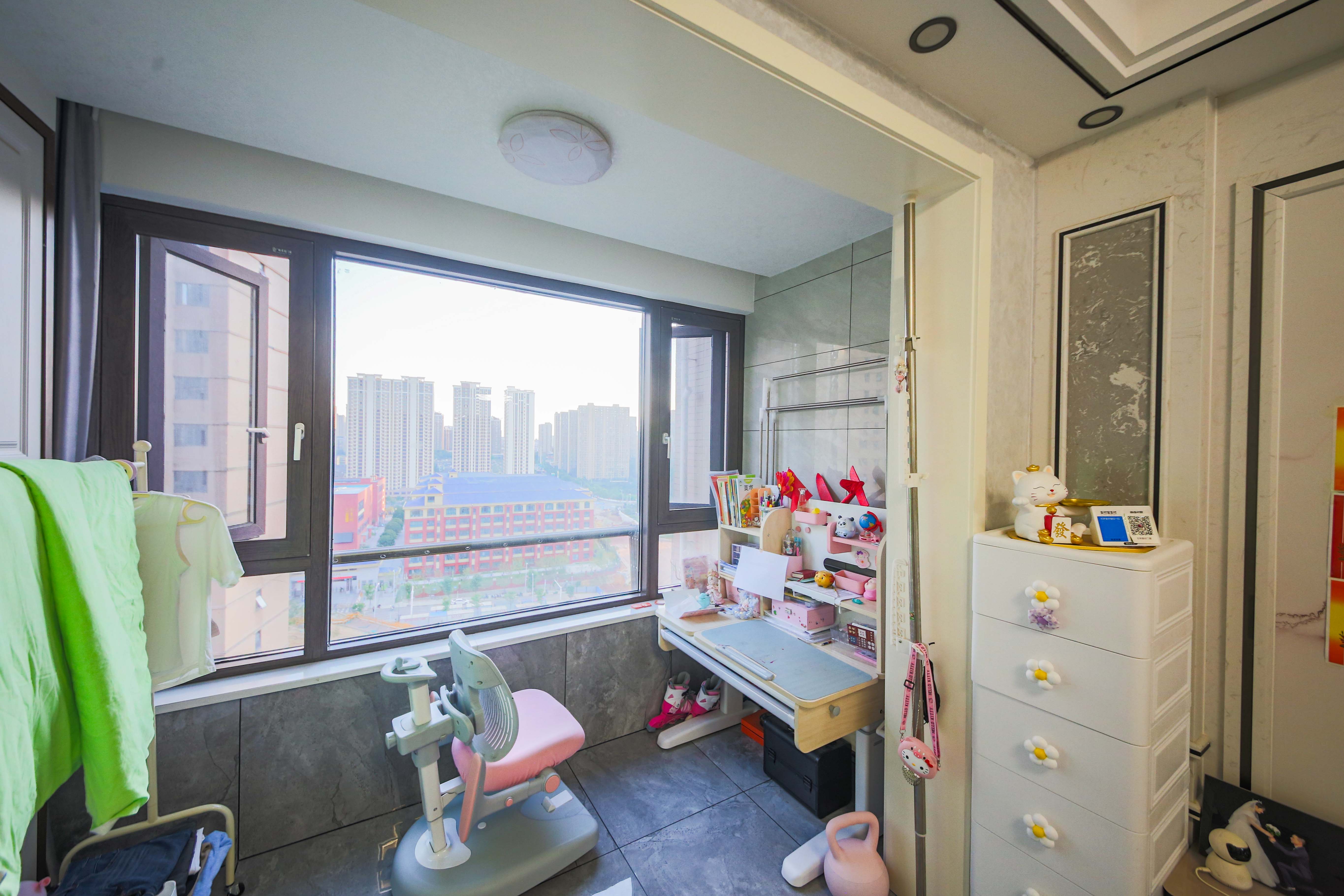 克拉美丽山庄(晟领国际)  3室2厅2卫    130.0万 克拉美丽山庄(晟领国际)  3室2厅2卫    130.0万阳台