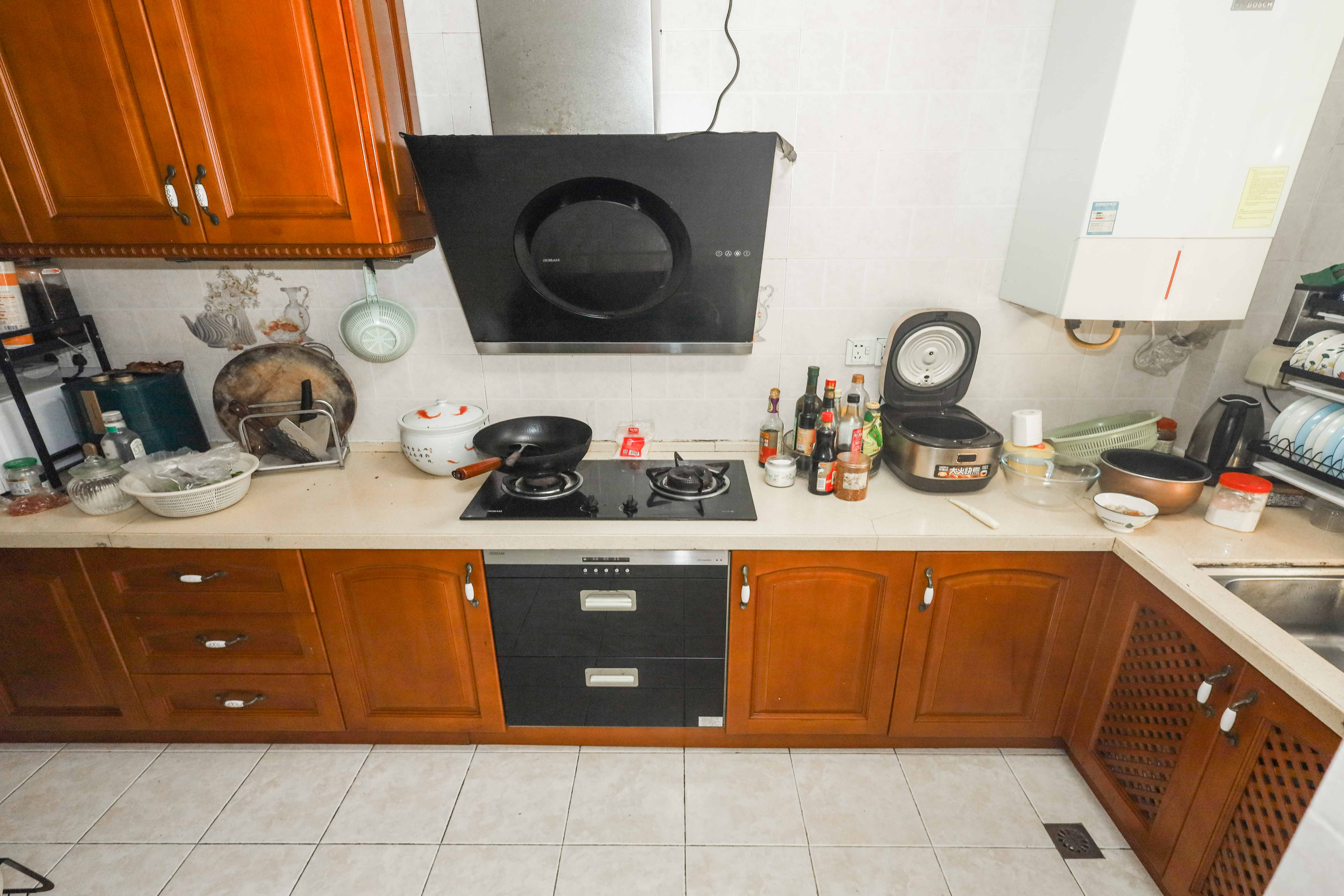 山水英伦  5室2厅5卫    300.0万 山水英伦  5室2厅5卫    300.0万厨房