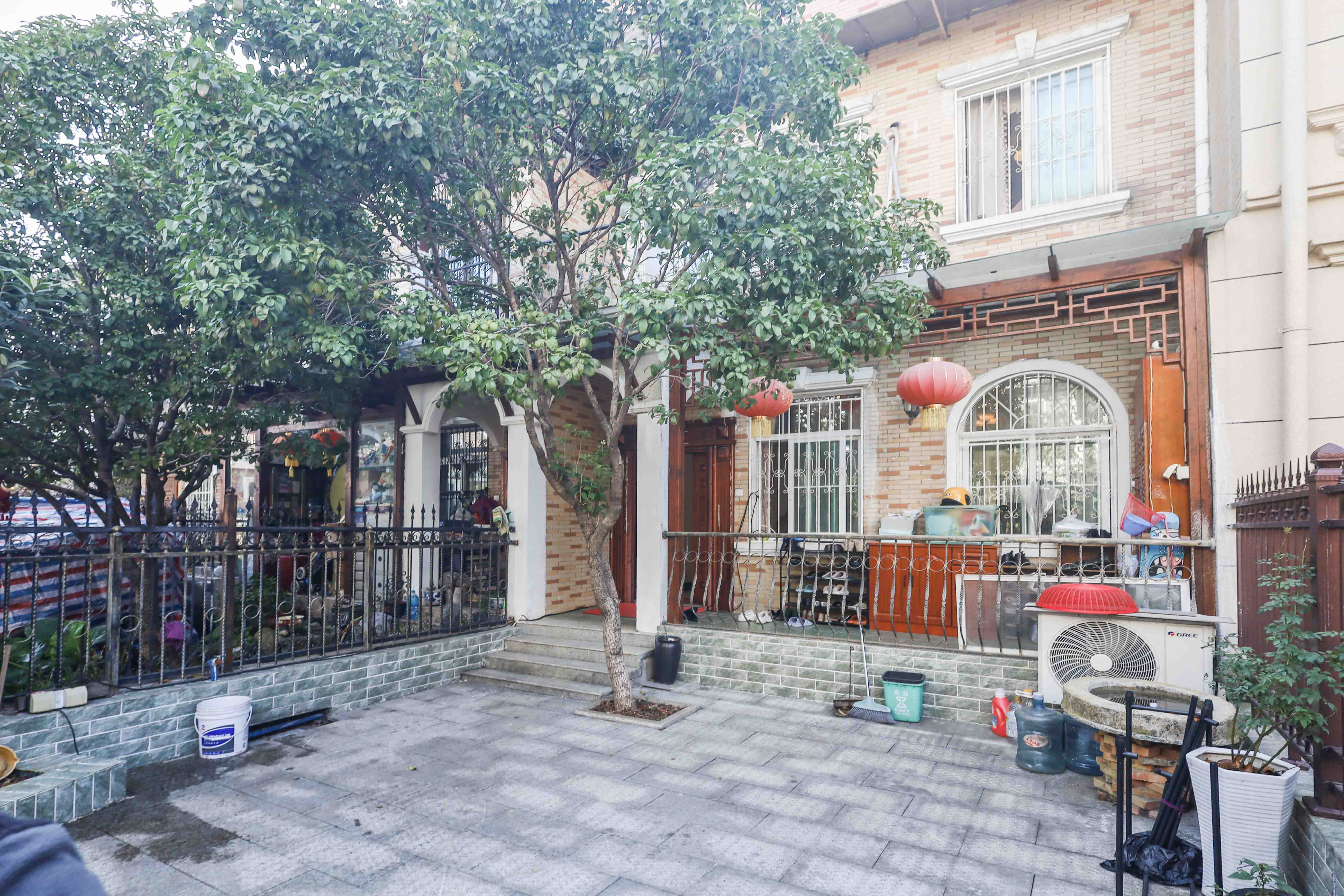 山水英伦  5室2厅5卫    300.0万 山水英伦  5室2厅5卫    300.0万其他