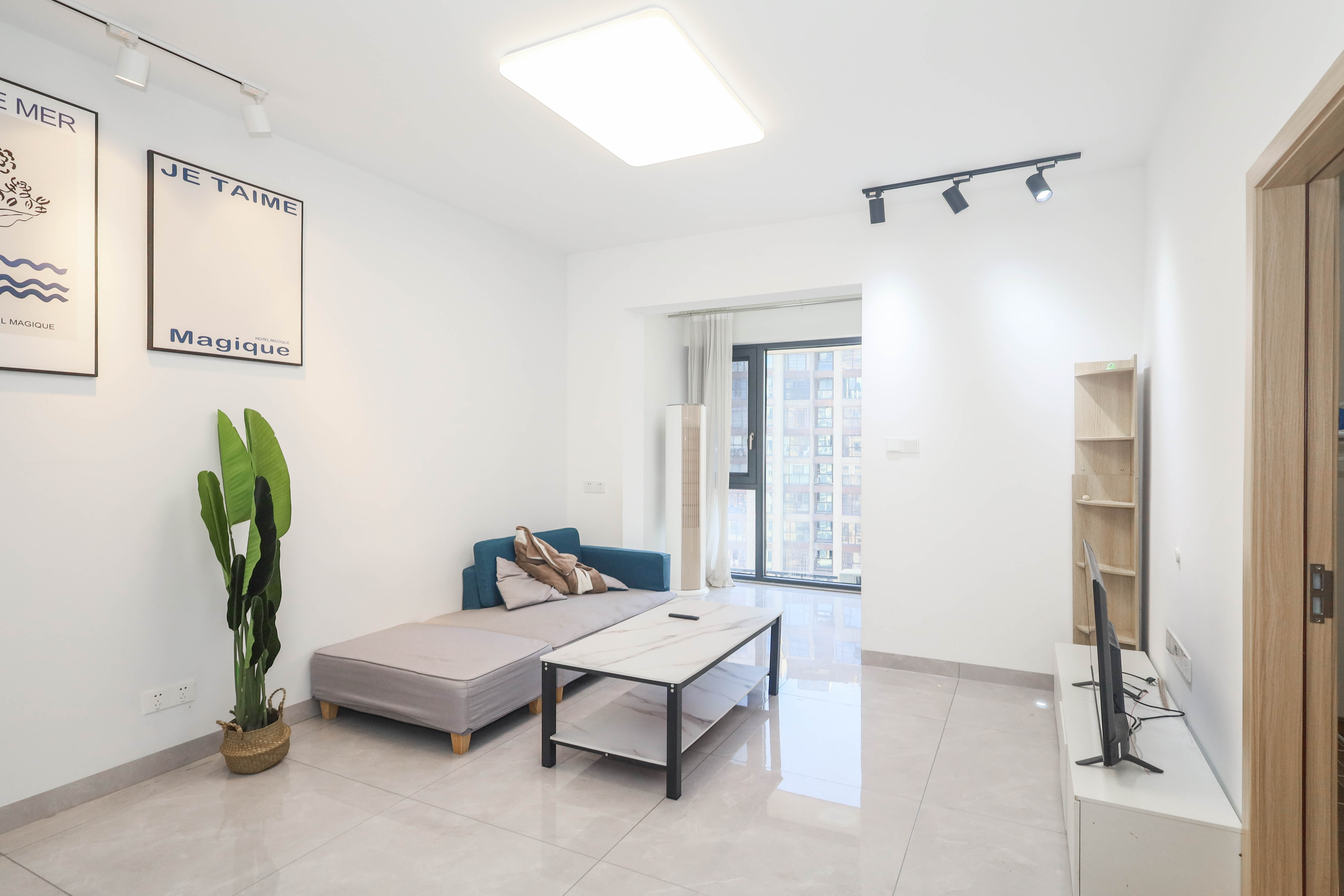 麓谷星辰 2室1厅1卫 65.0万 麓谷星辰 2室1厅1卫 65.0万客厅