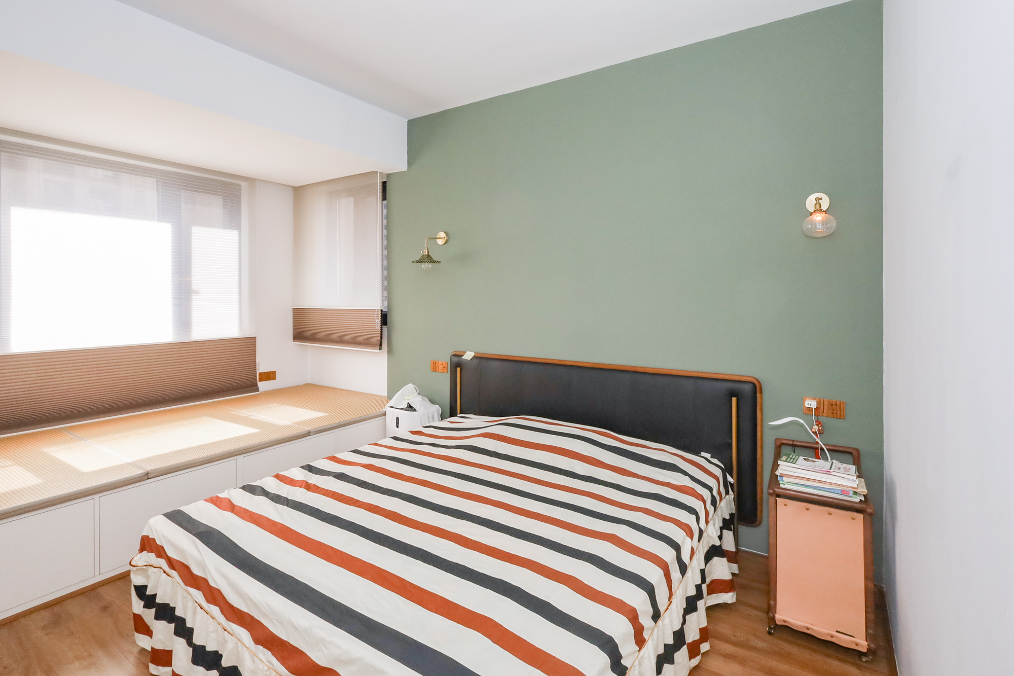 八方小区B区 3室2厅2卫 380.0万 八方小区B区 3室2厅2卫 380.0万卧室