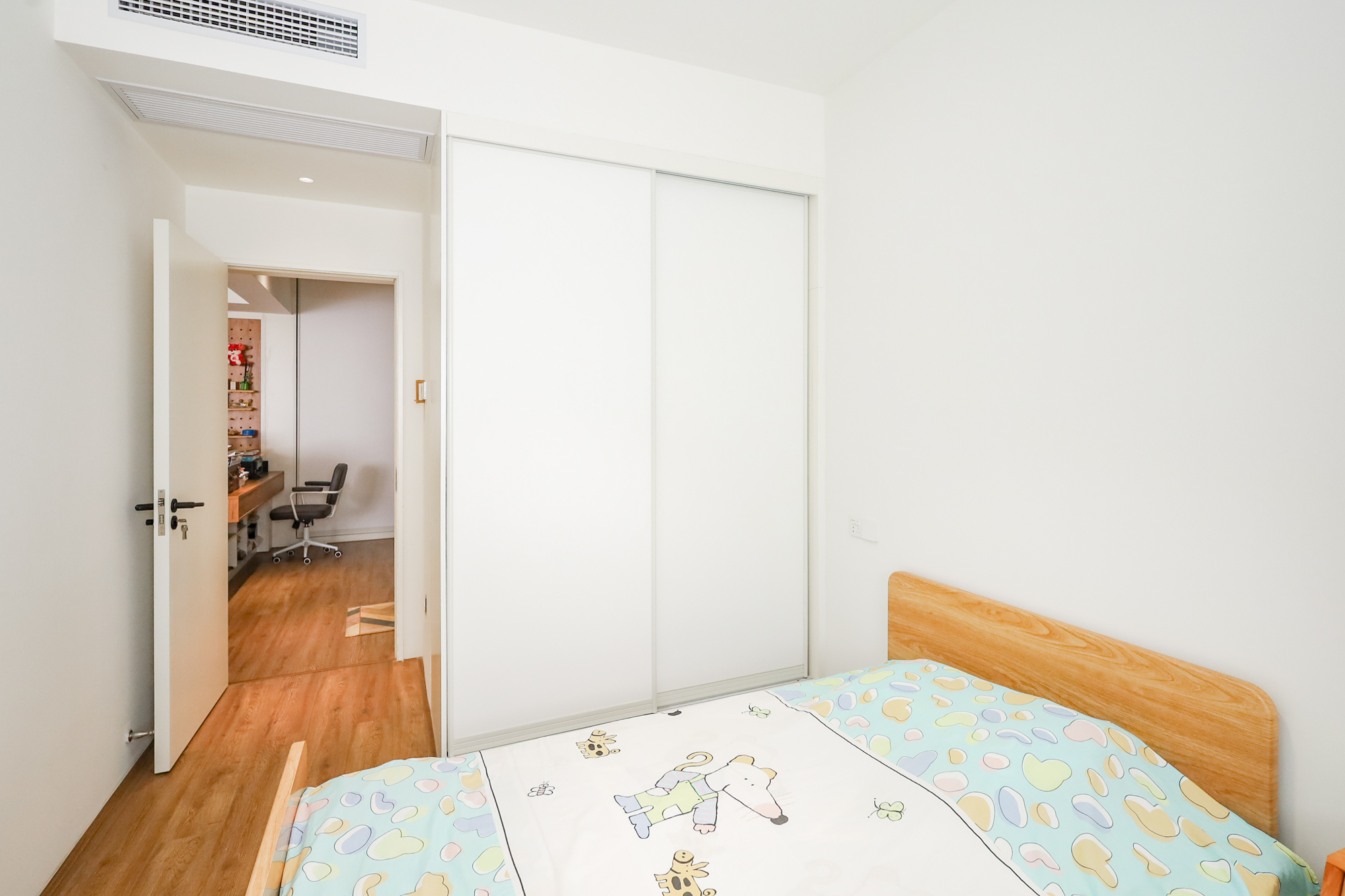 八方小区B区 3室2厅2卫 380.0万 八方小区B区 3室2厅2卫 380.0万卧室