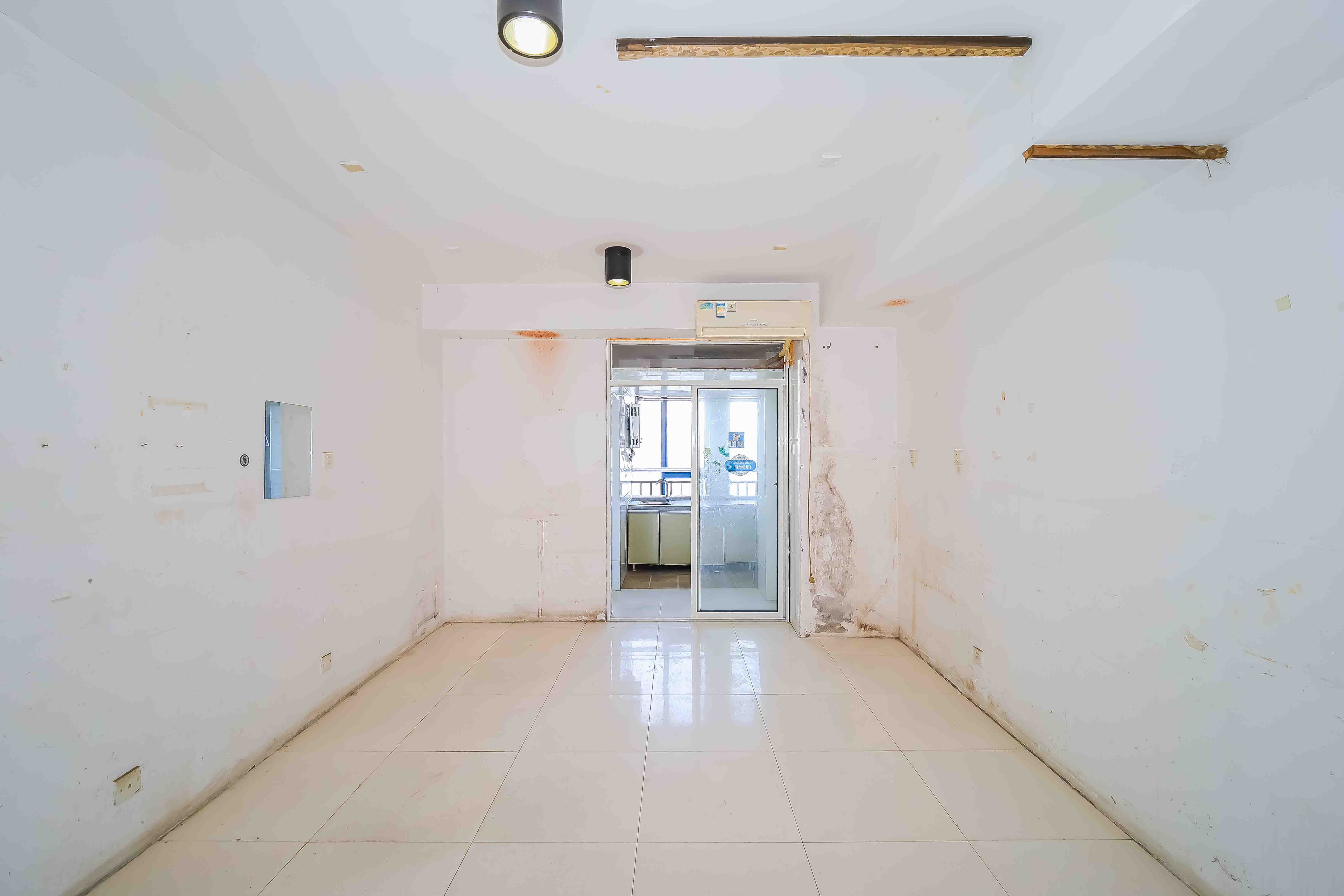 东一国际  2室1厅1卫    47.2万 东一国际  2室1厅1卫    47.2万客厅