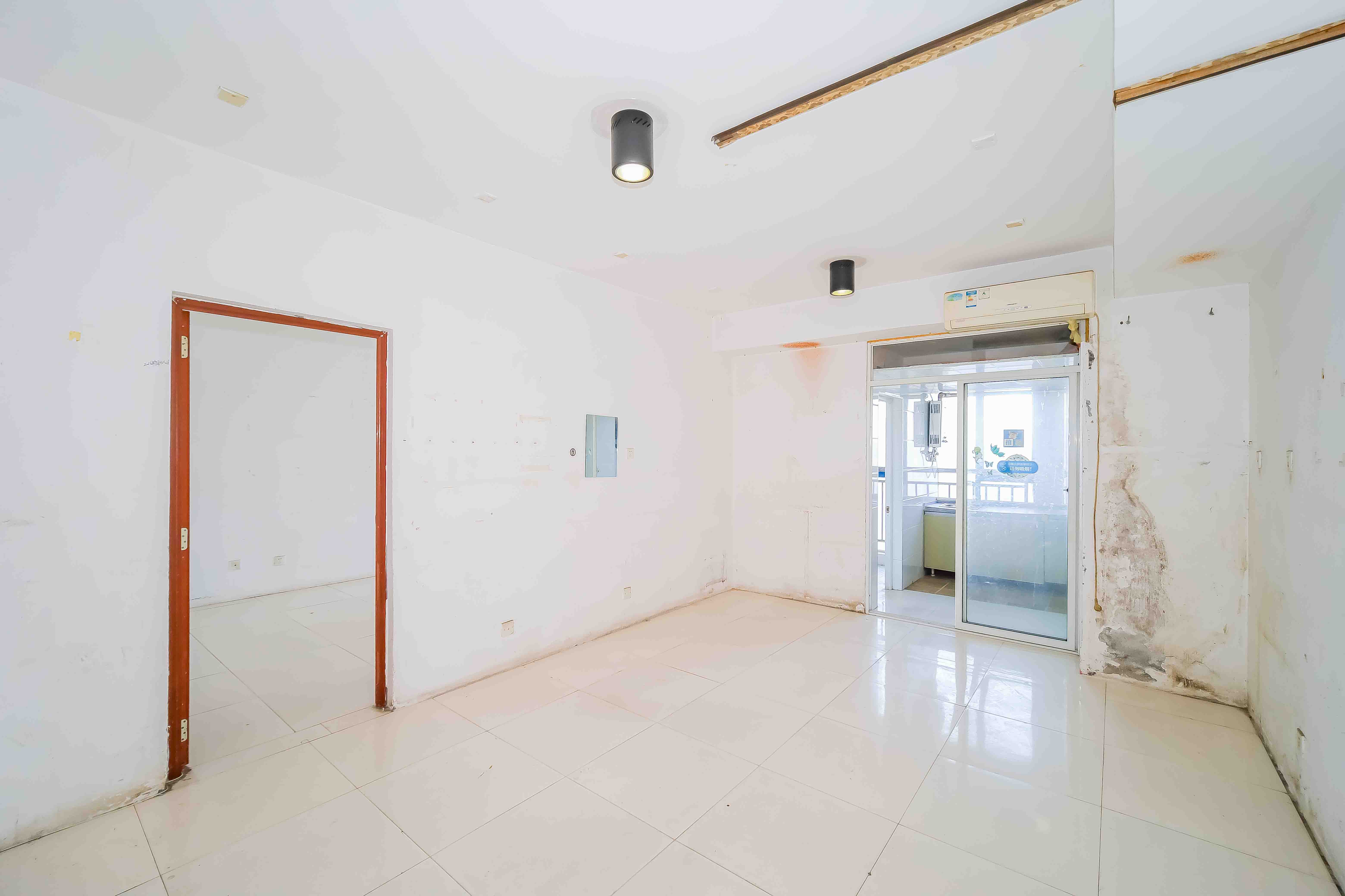 东一国际  2室1厅1卫    47.2万 东一国际  2室1厅1卫    47.2万客厅