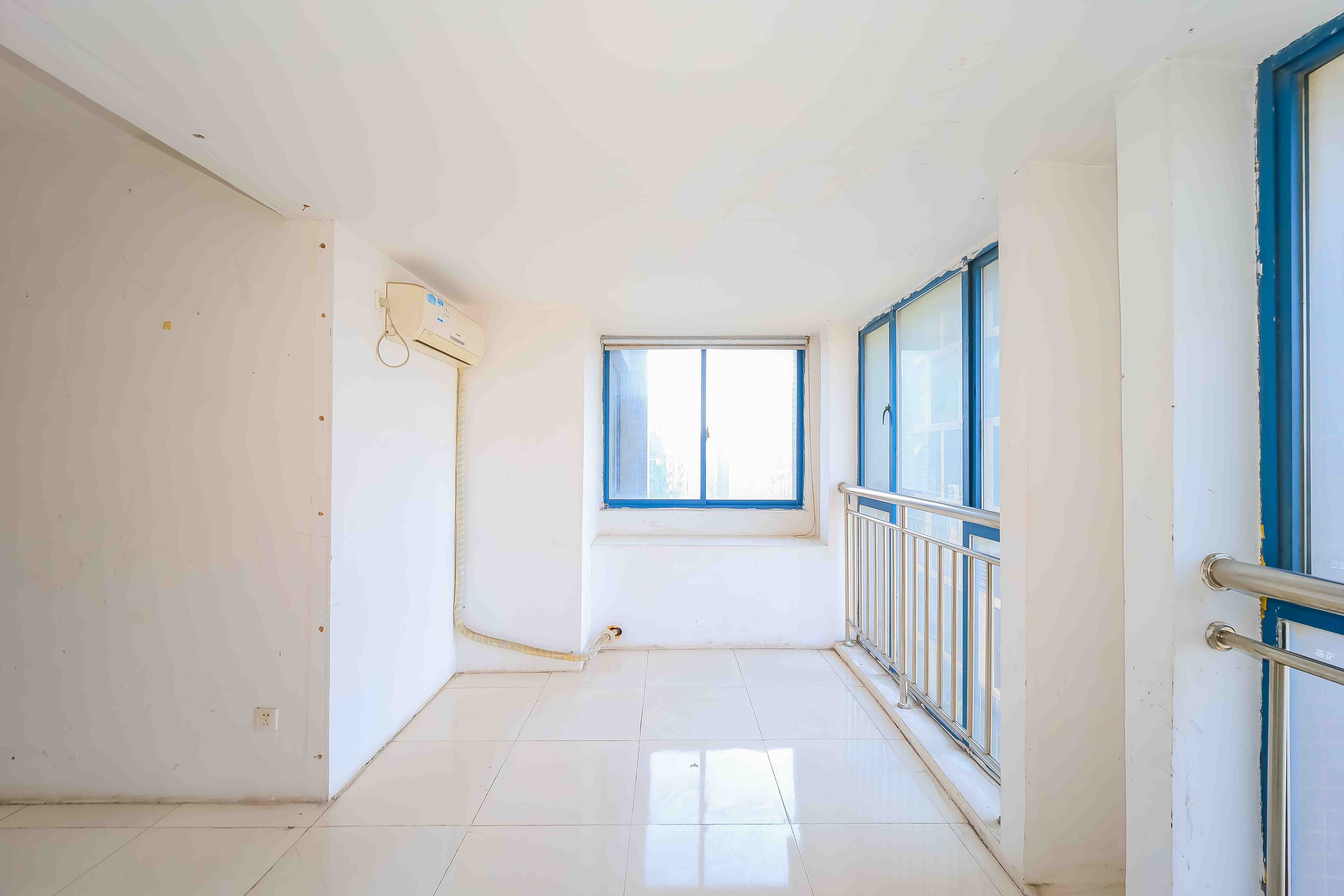 东一国际  2室1厅1卫    47.2万 东一国际  2室1厅1卫    47.2万卧室