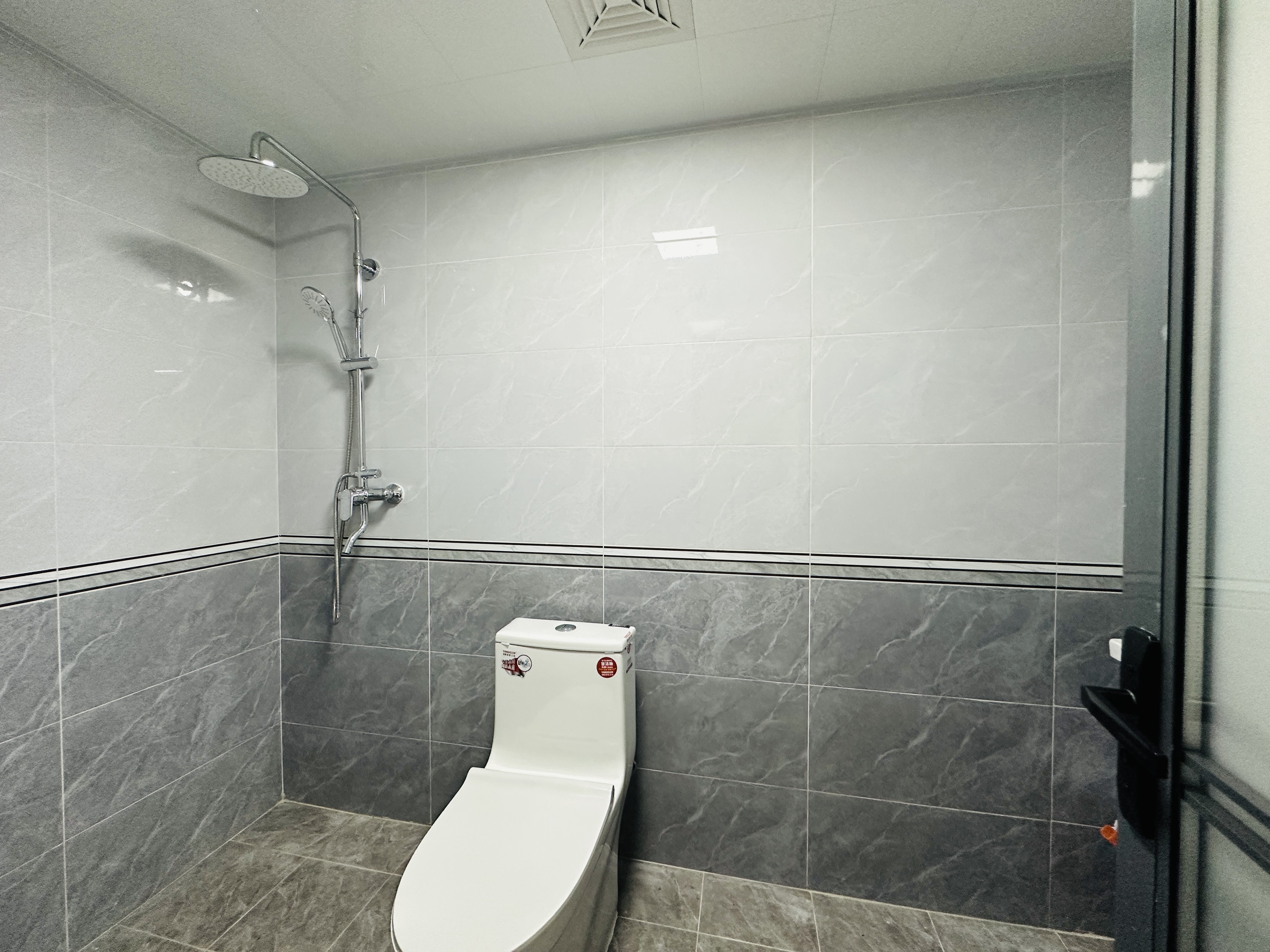 中机公寓 3室2厅1卫 112.0万 中机公寓 3室2厅1卫 112.0万卫生间