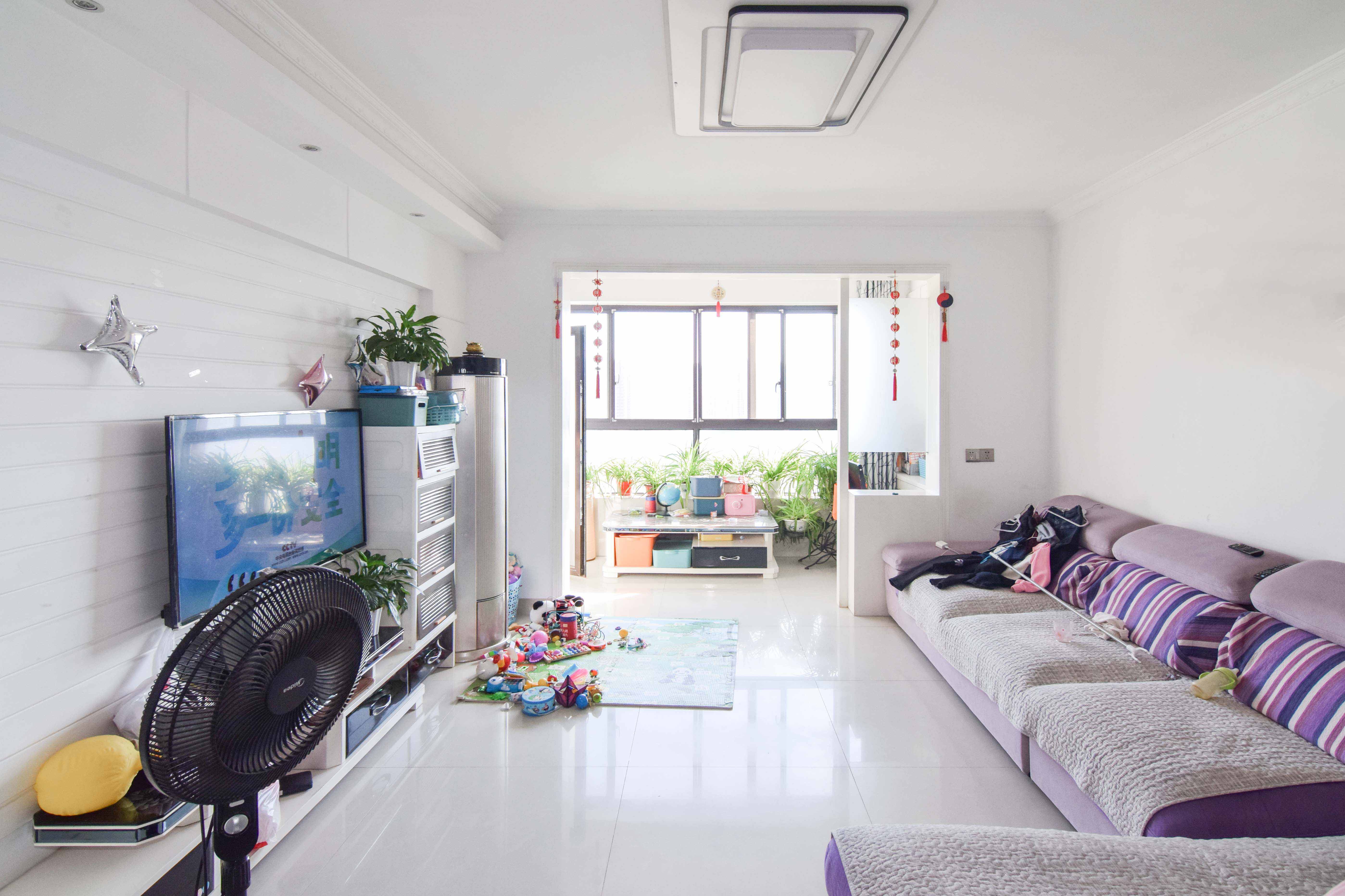 新城国际花都 3室2厅1卫 62.8万 新城国际花都 3室2厅1卫 62.8万客厅