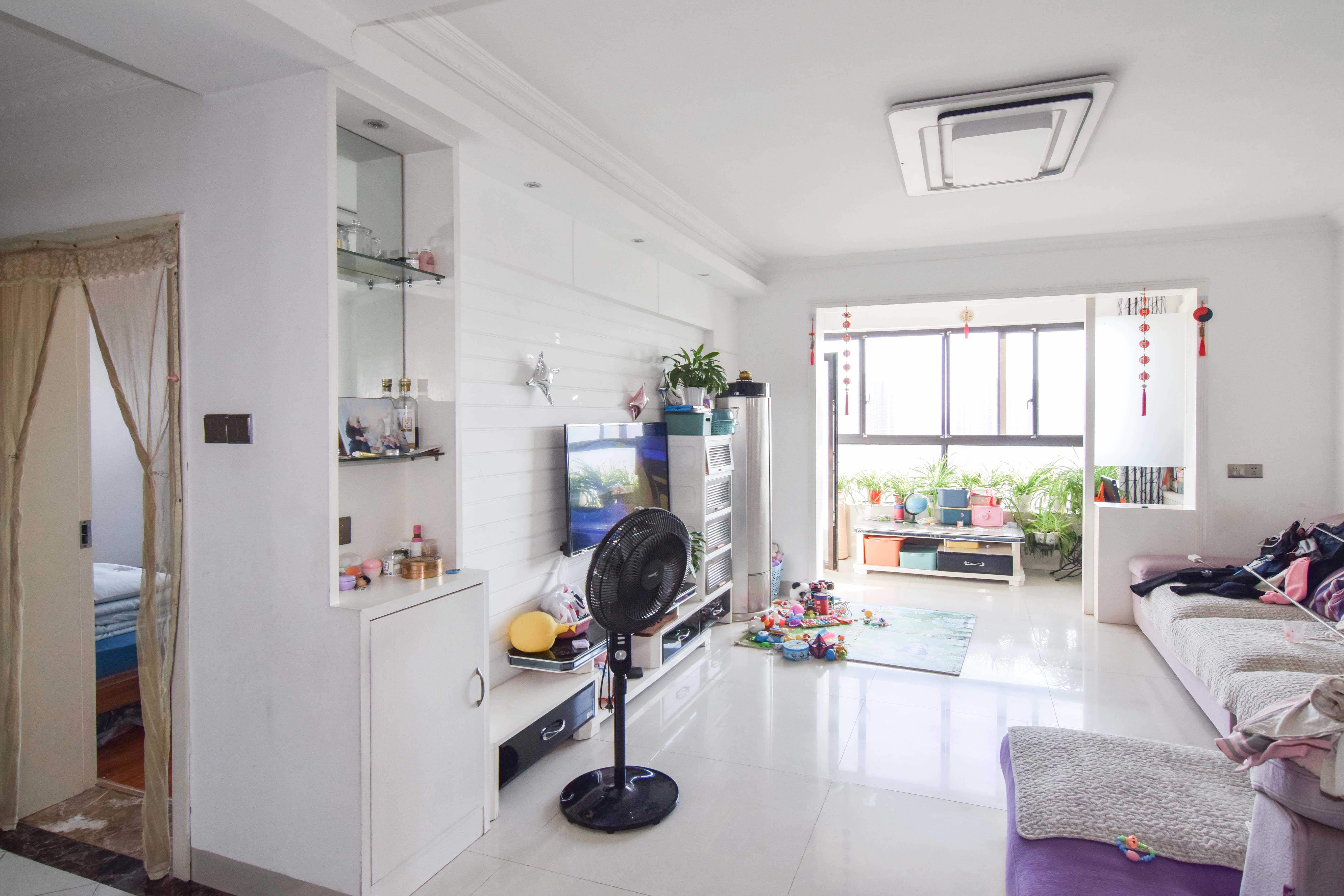 新城国际花都 3室2厅1卫 62.8万 新城国际花都 3室2厅1卫 62.8万客厅